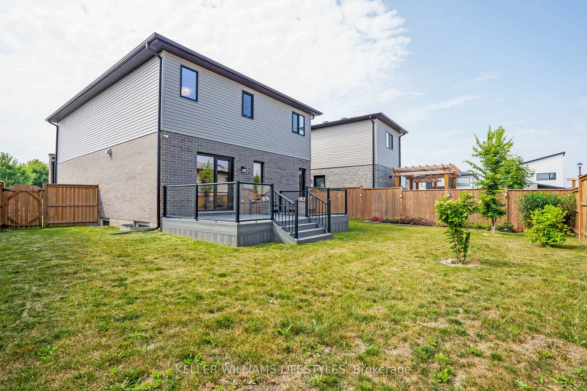 Photo 38 of 1200 Silverfox Drive, London, North S — HOMEH