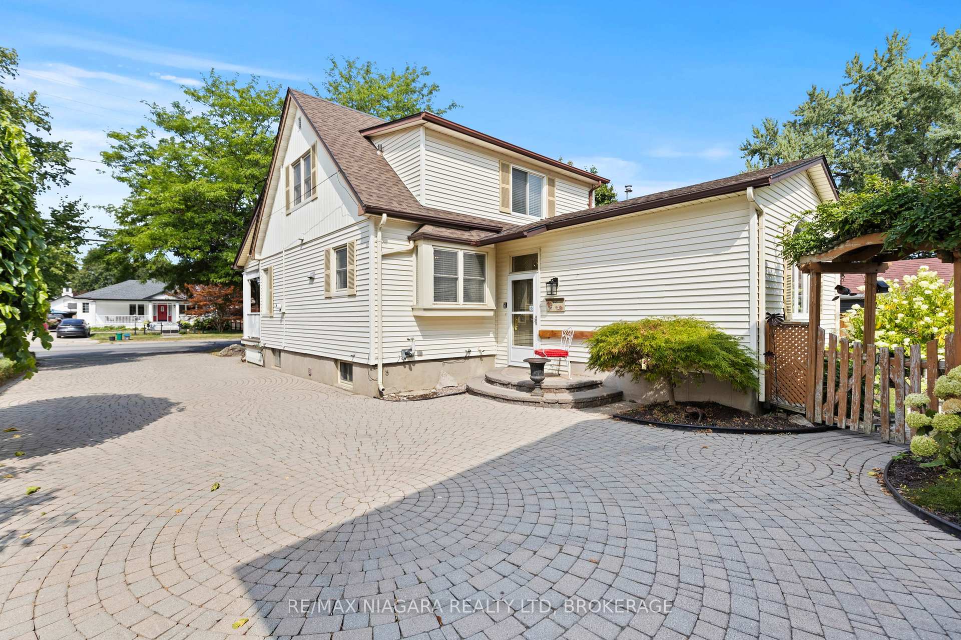 Photo 74 of 472 Geneva Street, St. Catharines, Vine/Linwell — HOMEH