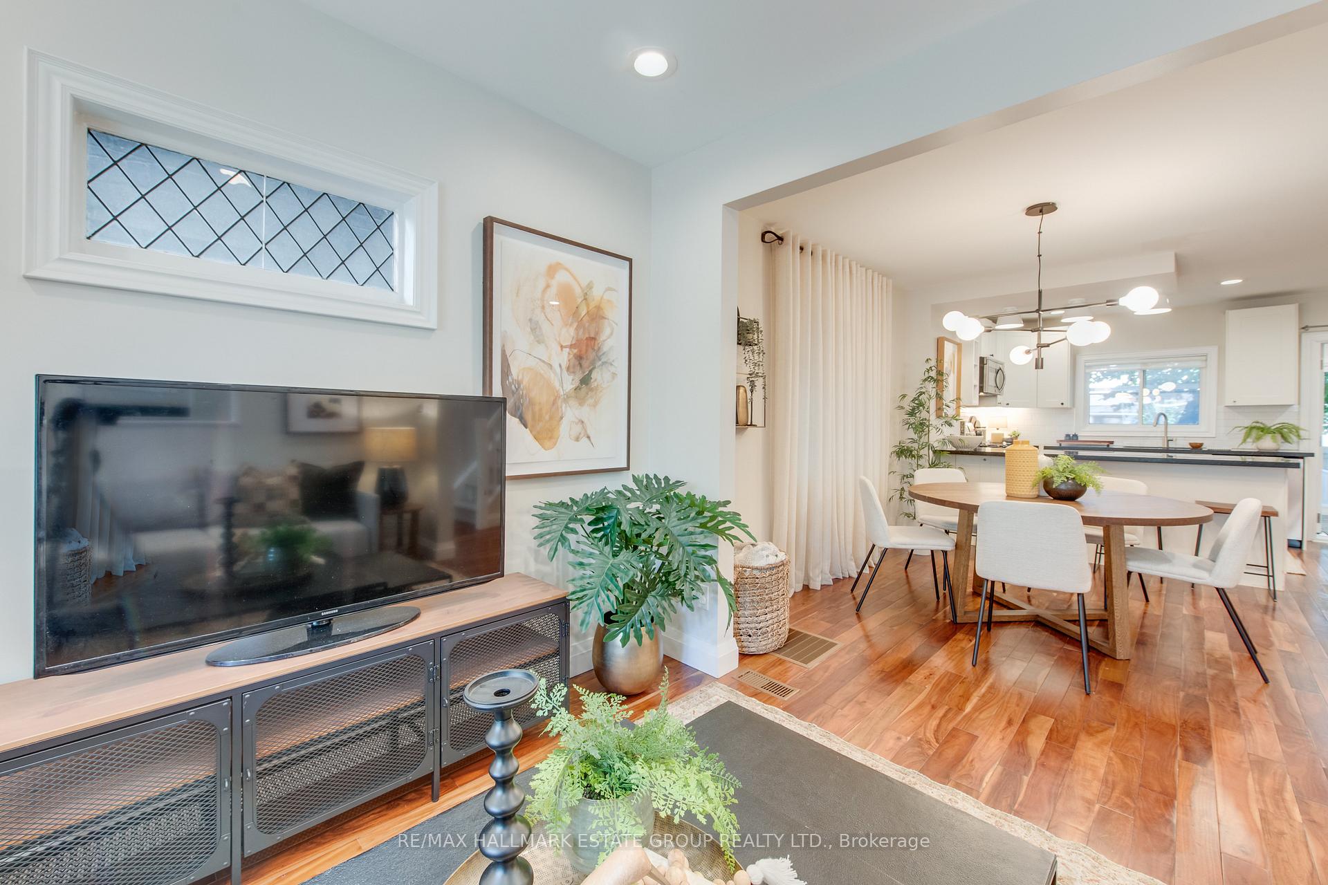 Photo 11 of 23 Caroline Avenue, Toronto, South Riverdale — HOMEH