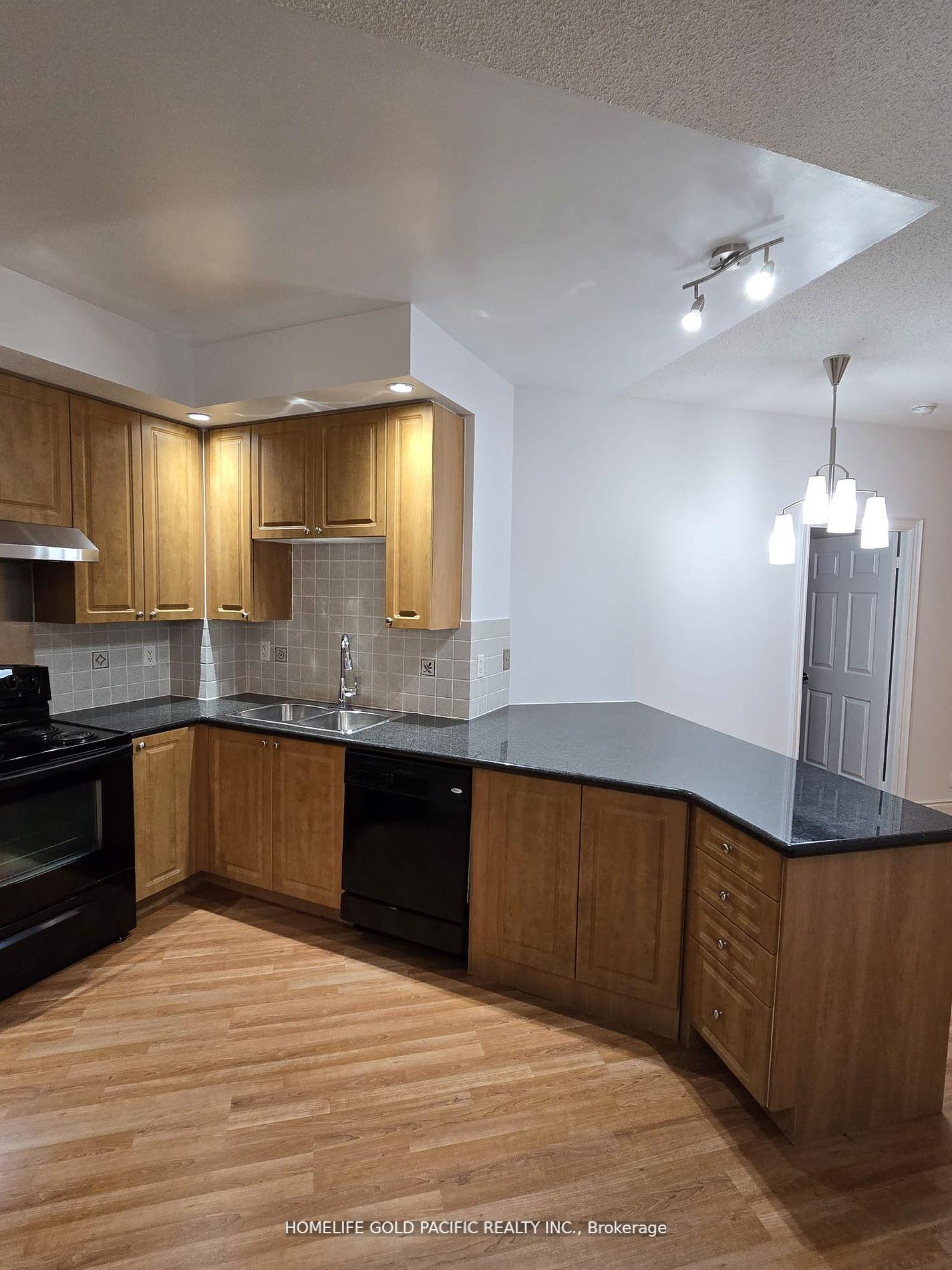 Photo 2 of Unit 117, 33 Cox Boulevard, Markham, Unionville — HOMEH