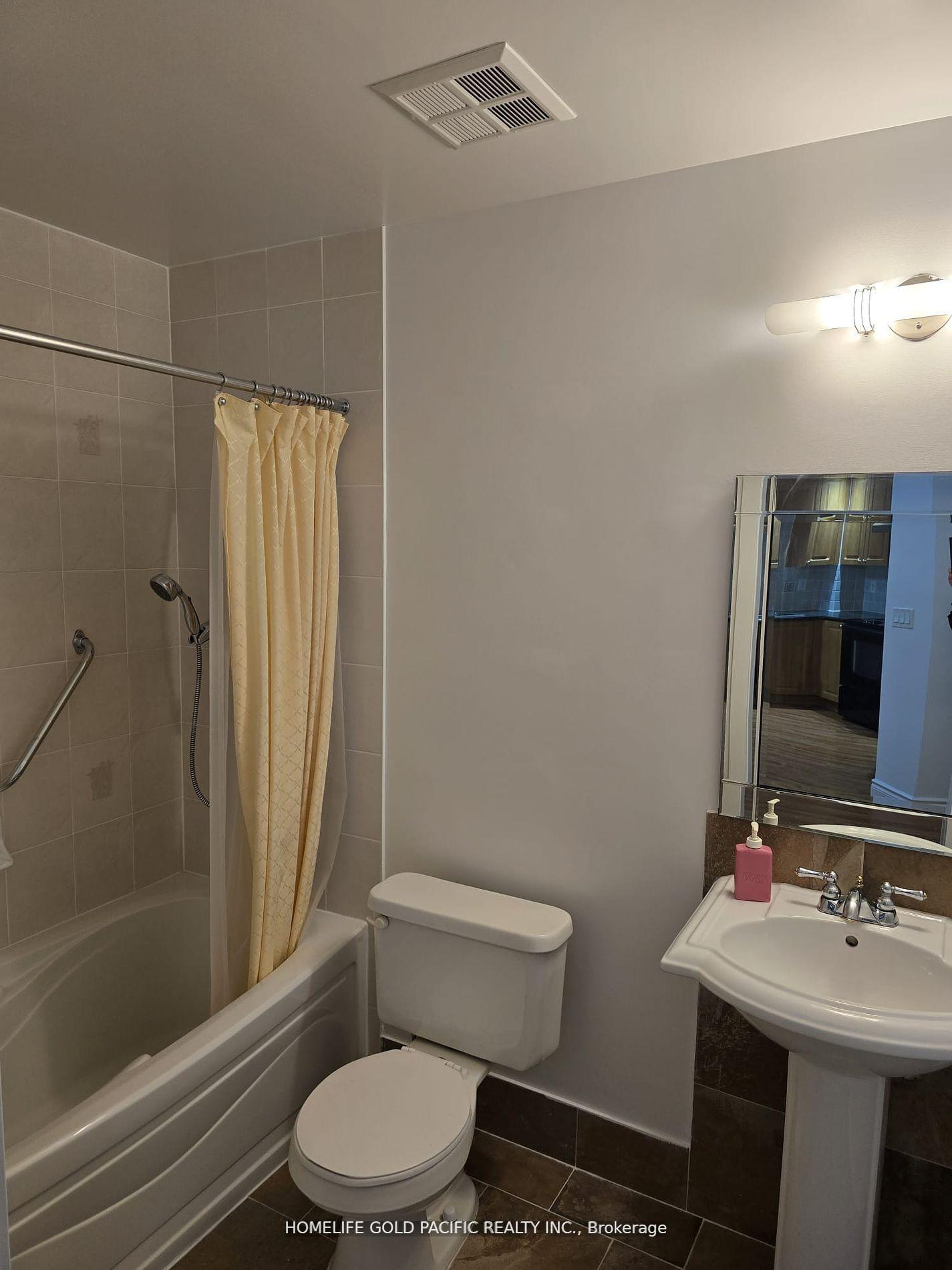 Photo 6 of Unit 117, 33 Cox Boulevard, Markham, Unionville — HOMEH