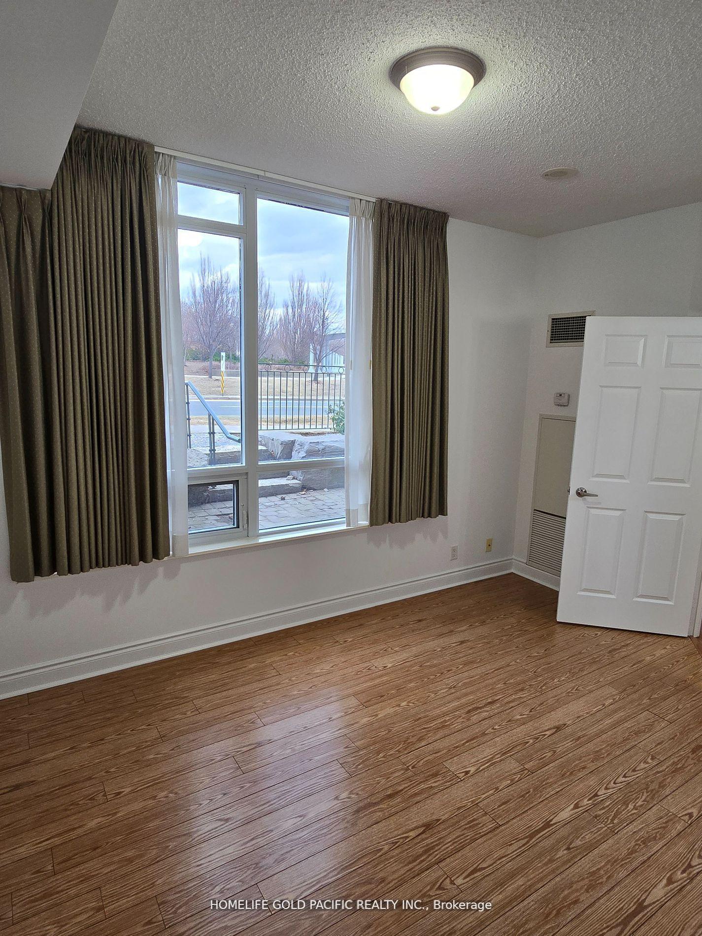 Photo 7 of Unit 117, 33 Cox Boulevard, Markham, Unionville — HOMEH