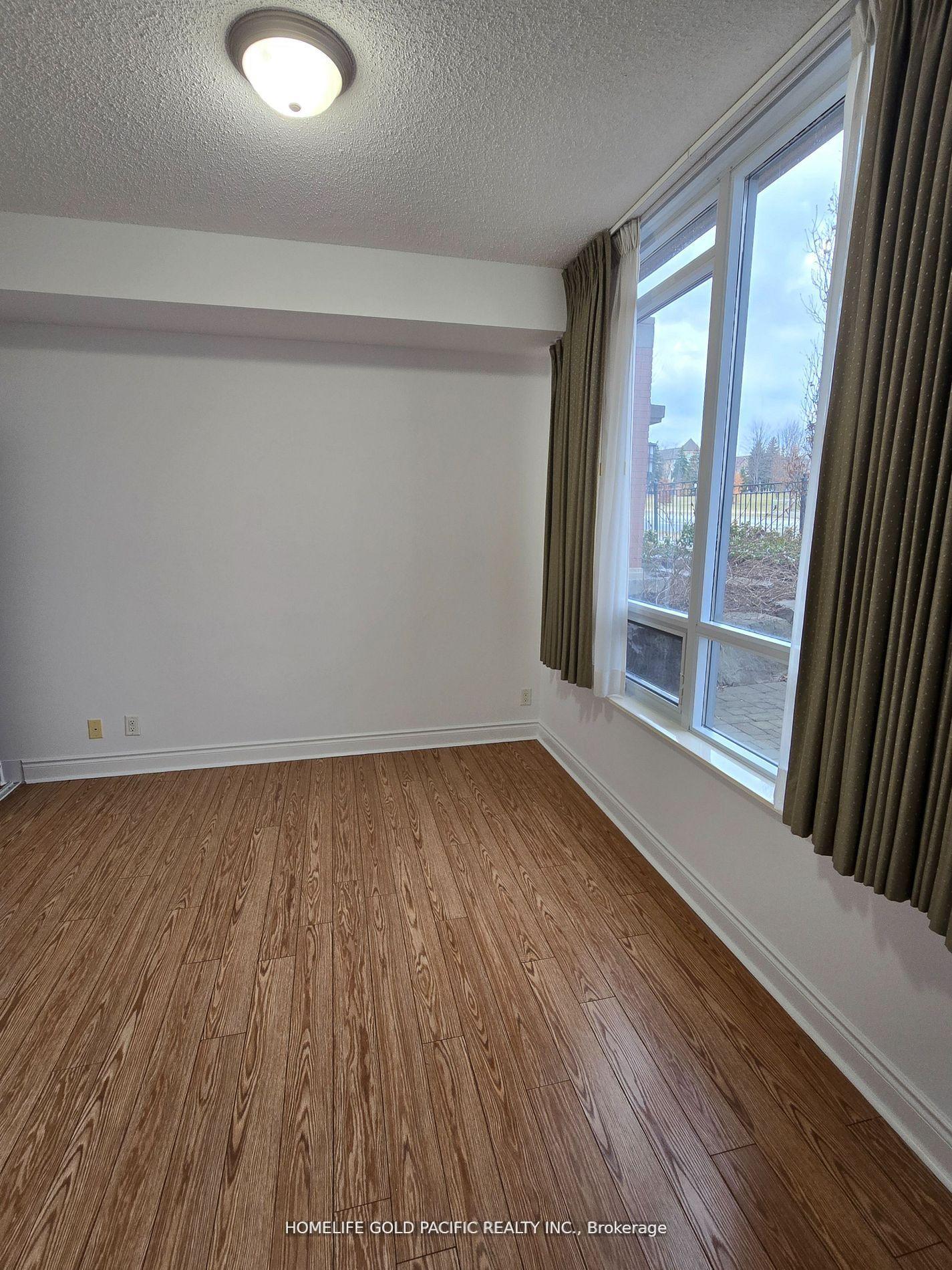 Photo 8 of Unit 117, 33 Cox Boulevard, Markham, Unionville — HOMEH