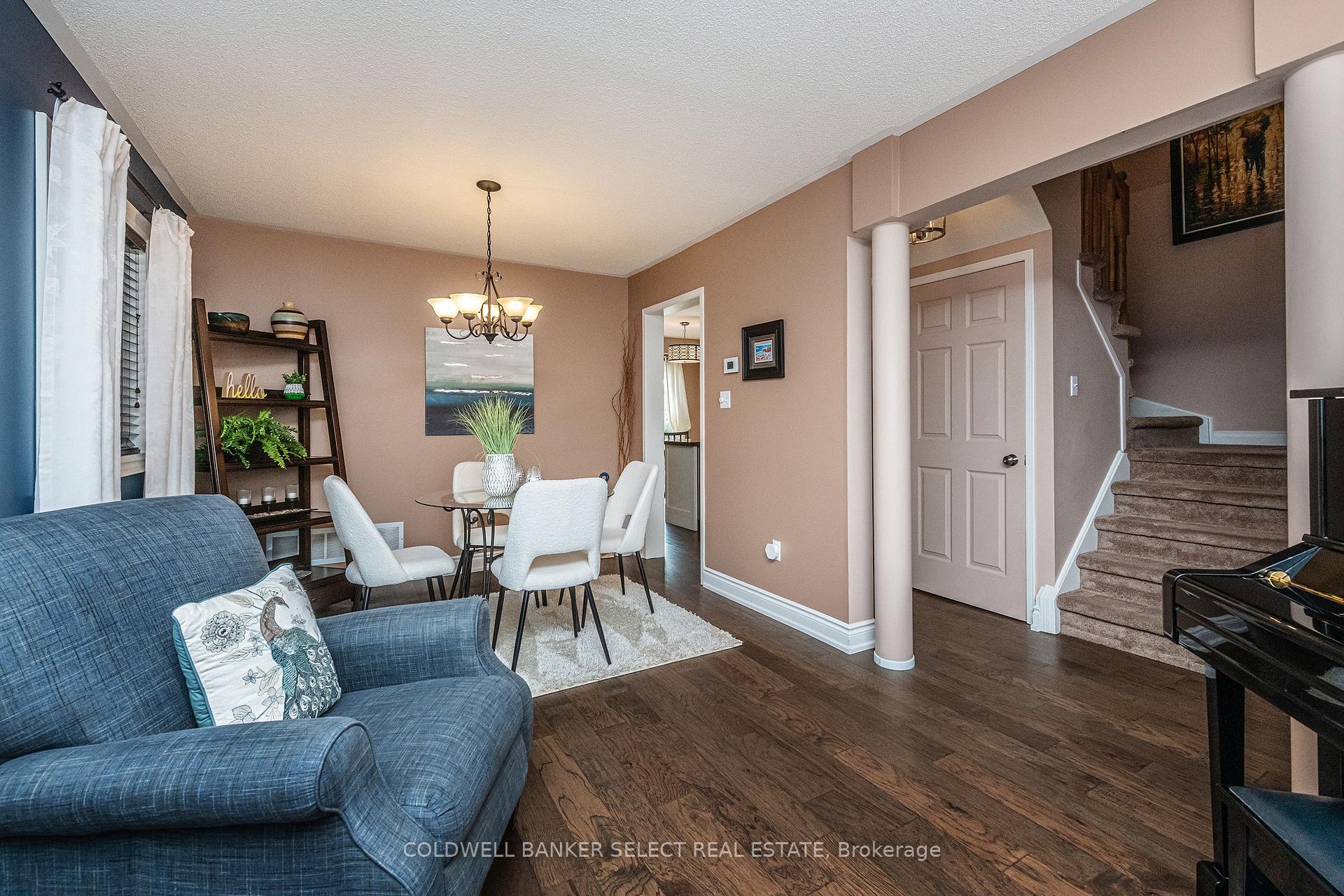 Photo 11 of 17 Saddletree Trail, Brampton, Brampton West — HOMEH