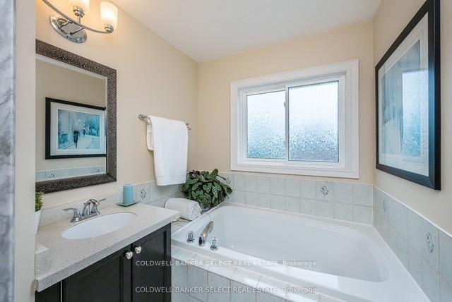 Photo 42 of 17 Saddletree Trail, Brampton, Brampton West — HOMEH