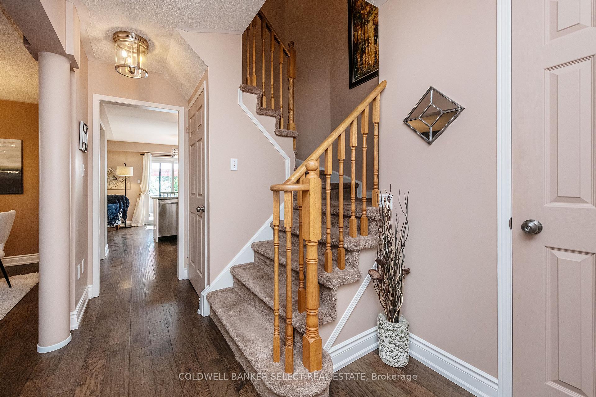 Photo 25 of 17 Saddletree Trail, Brampton, Brampton West — HOMEH