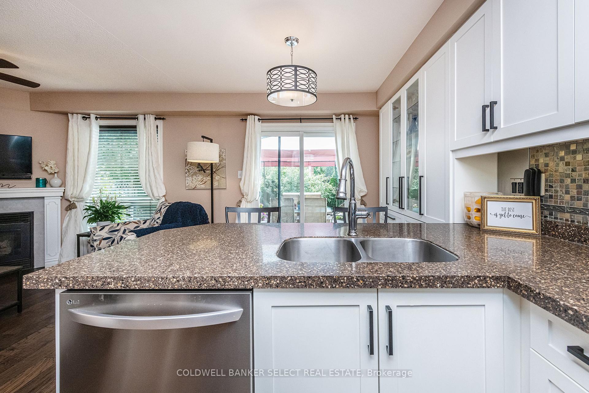 Photo 37 of 17 Saddletree Trail, Brampton, Brampton West — HOMEH