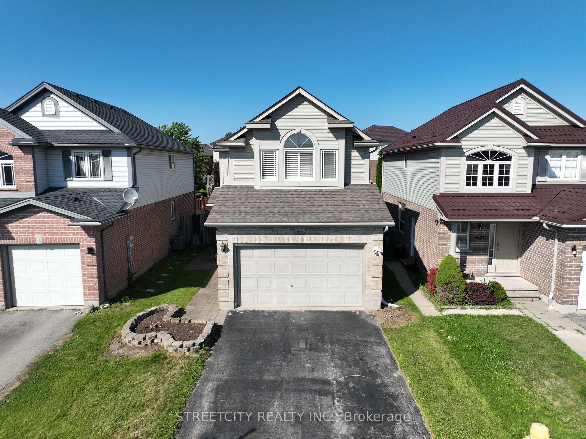 Photo 1 of 3053 Meadowgate Boulevard, London, South U — HOMEH