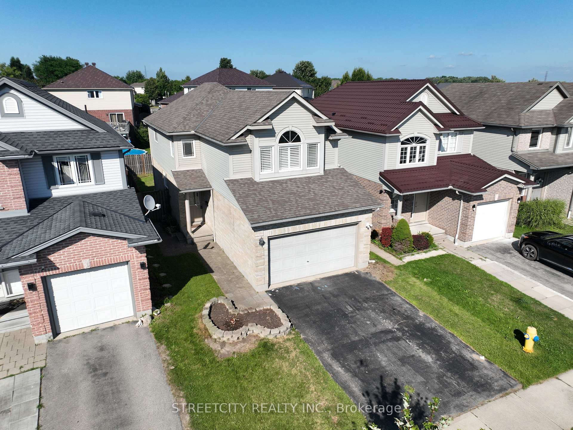 Photo 2 of 3053 Meadowgate Boulevard, London, South U — HOMEH