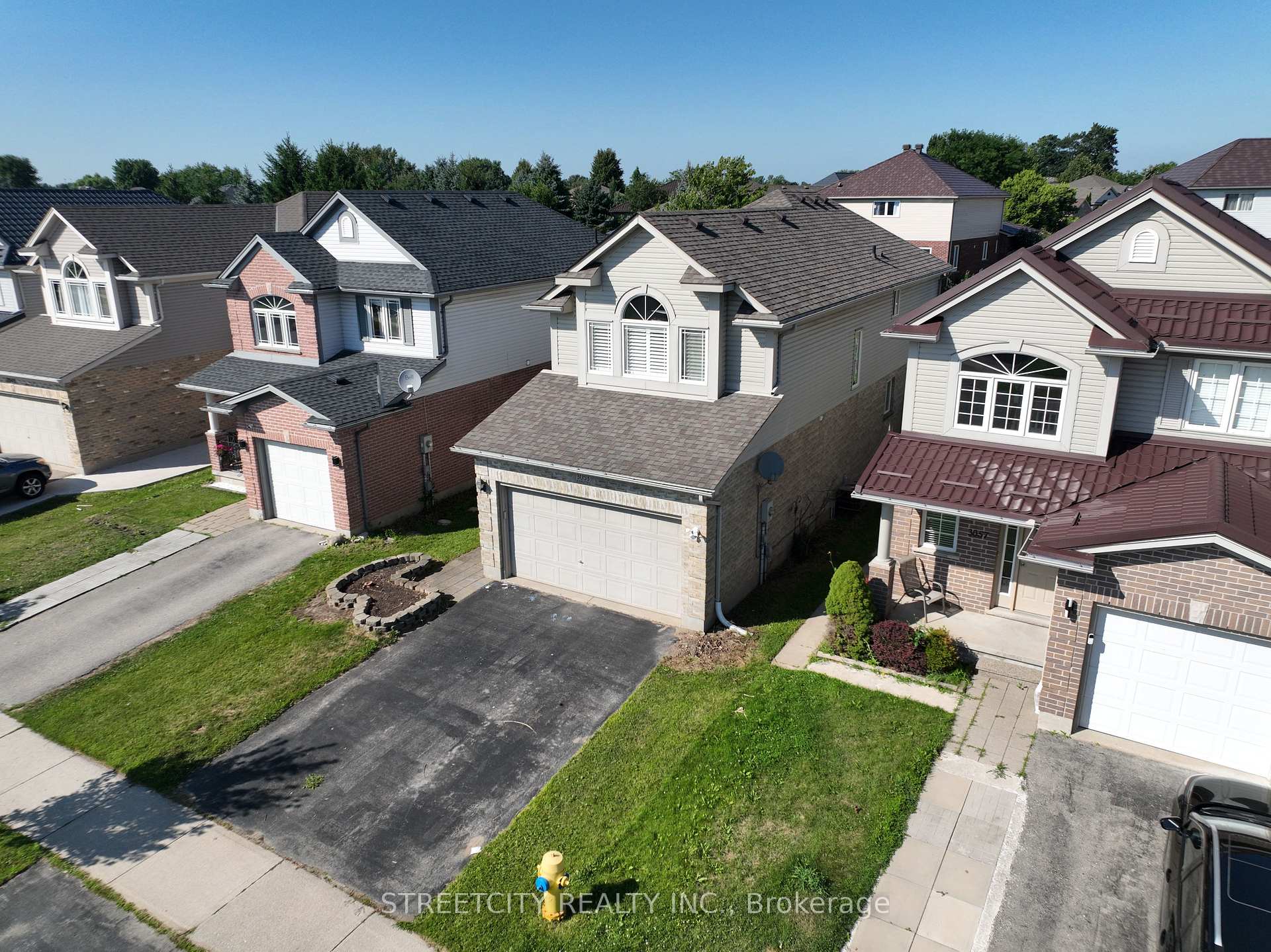 Photo 3 of 3053 Meadowgate Boulevard, London, South U — HOMEH