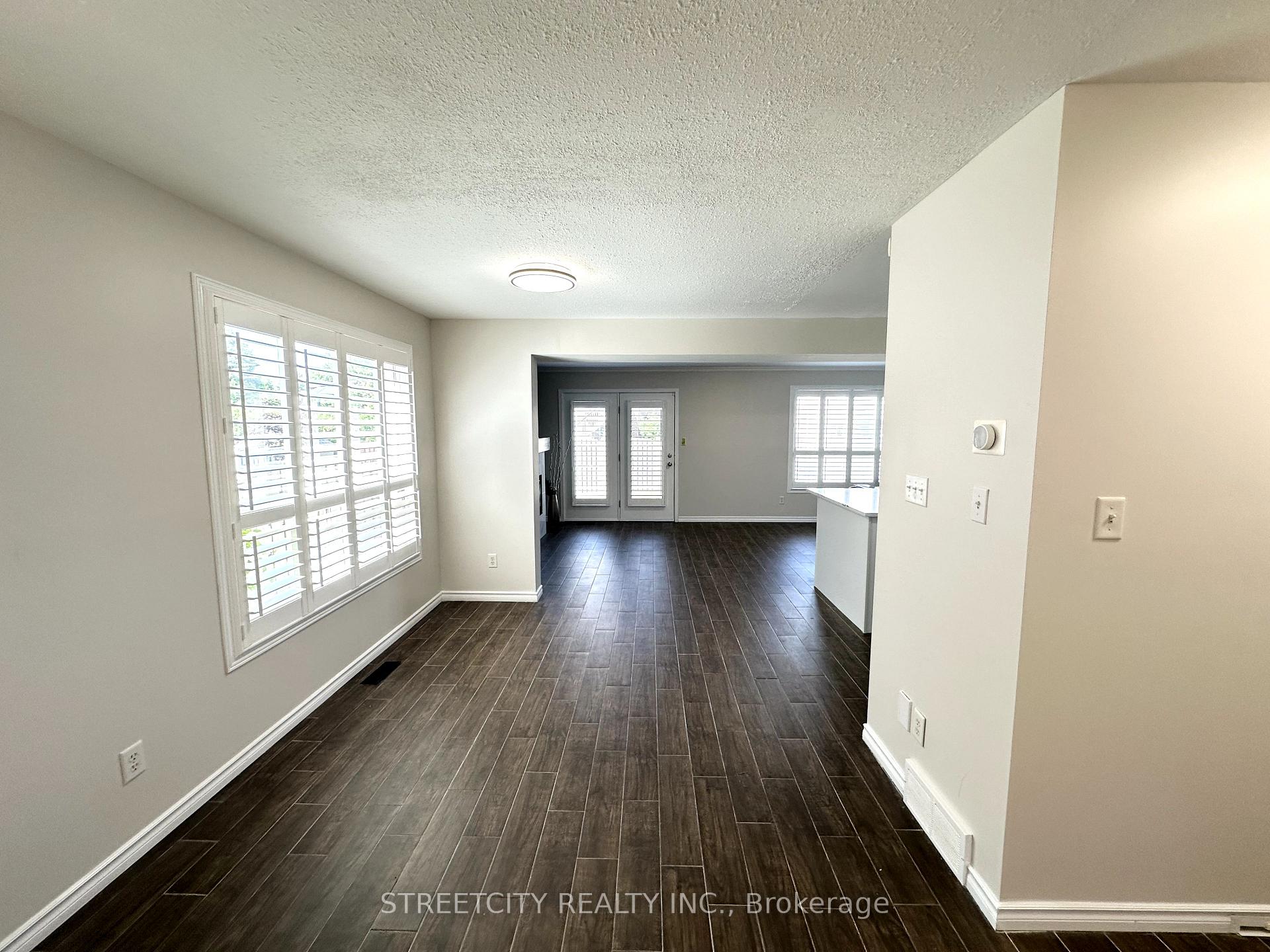 Photo 5 of 3053 Meadowgate Boulevard, London, South U — HOMEH