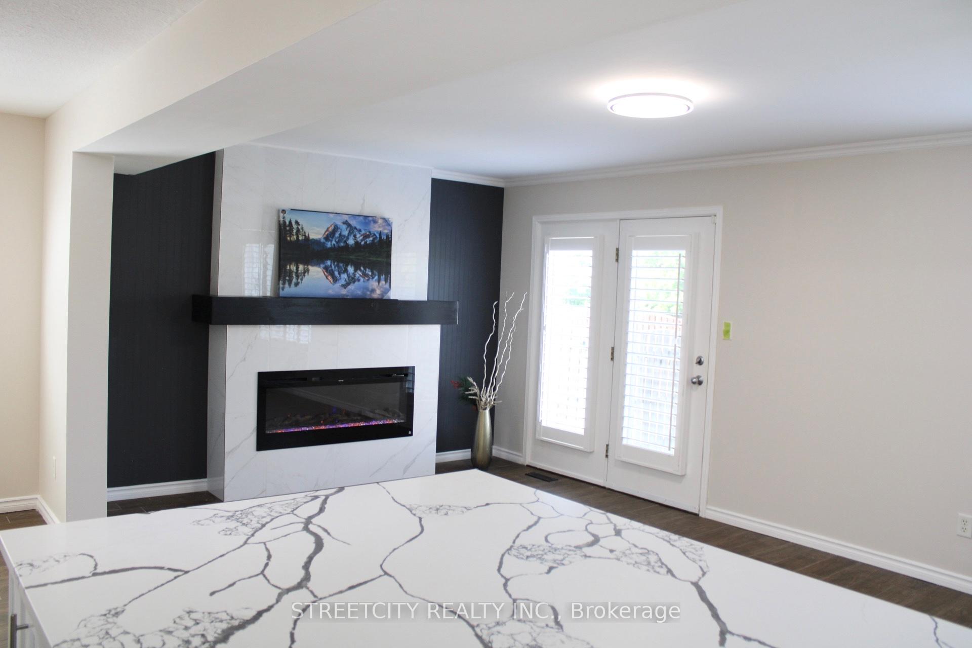 Photo 8 of 3053 Meadowgate Boulevard, London, South U — HOMEH