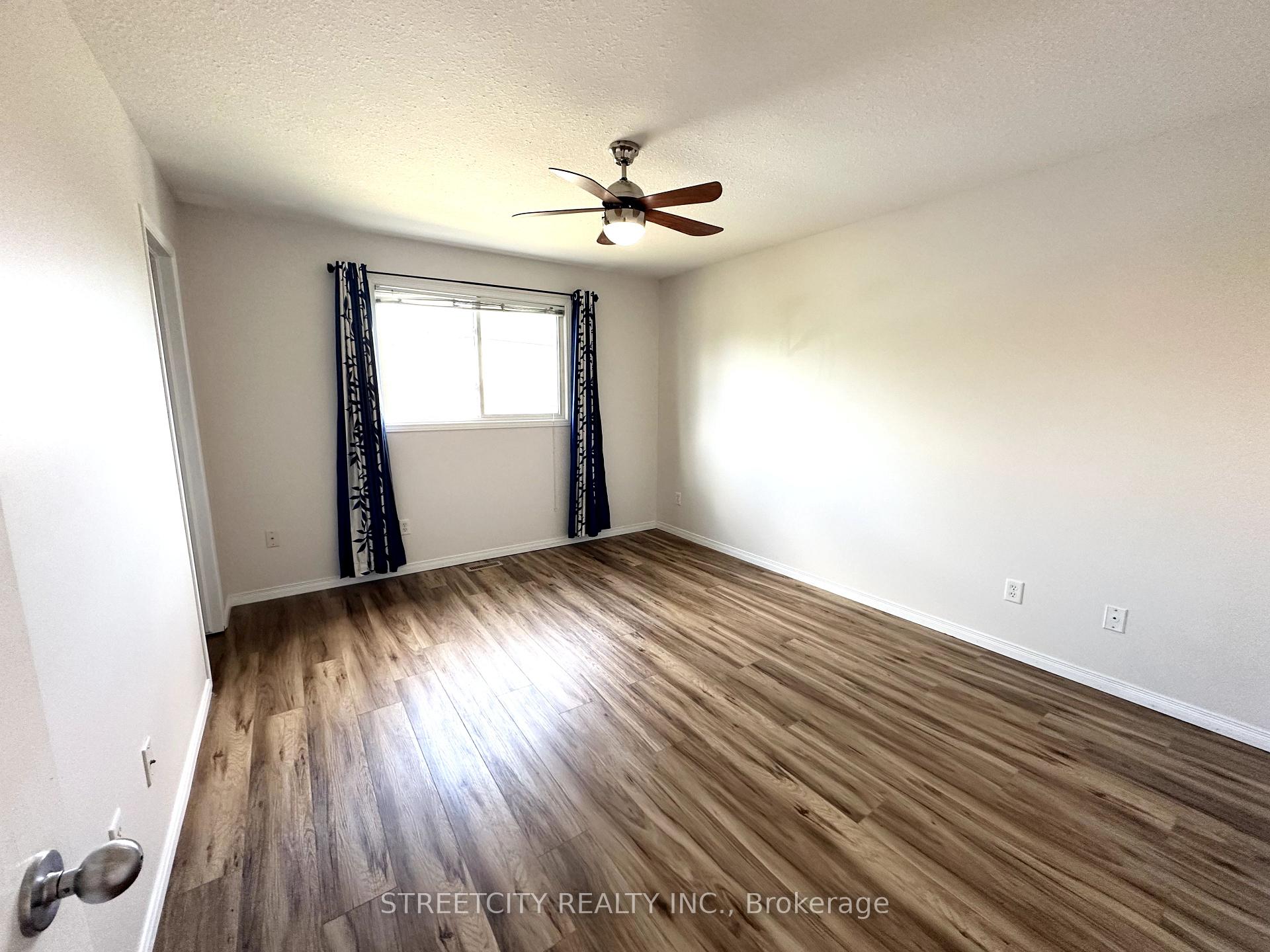 Photo 10 of 3053 Meadowgate Boulevard, London, South U — HOMEH