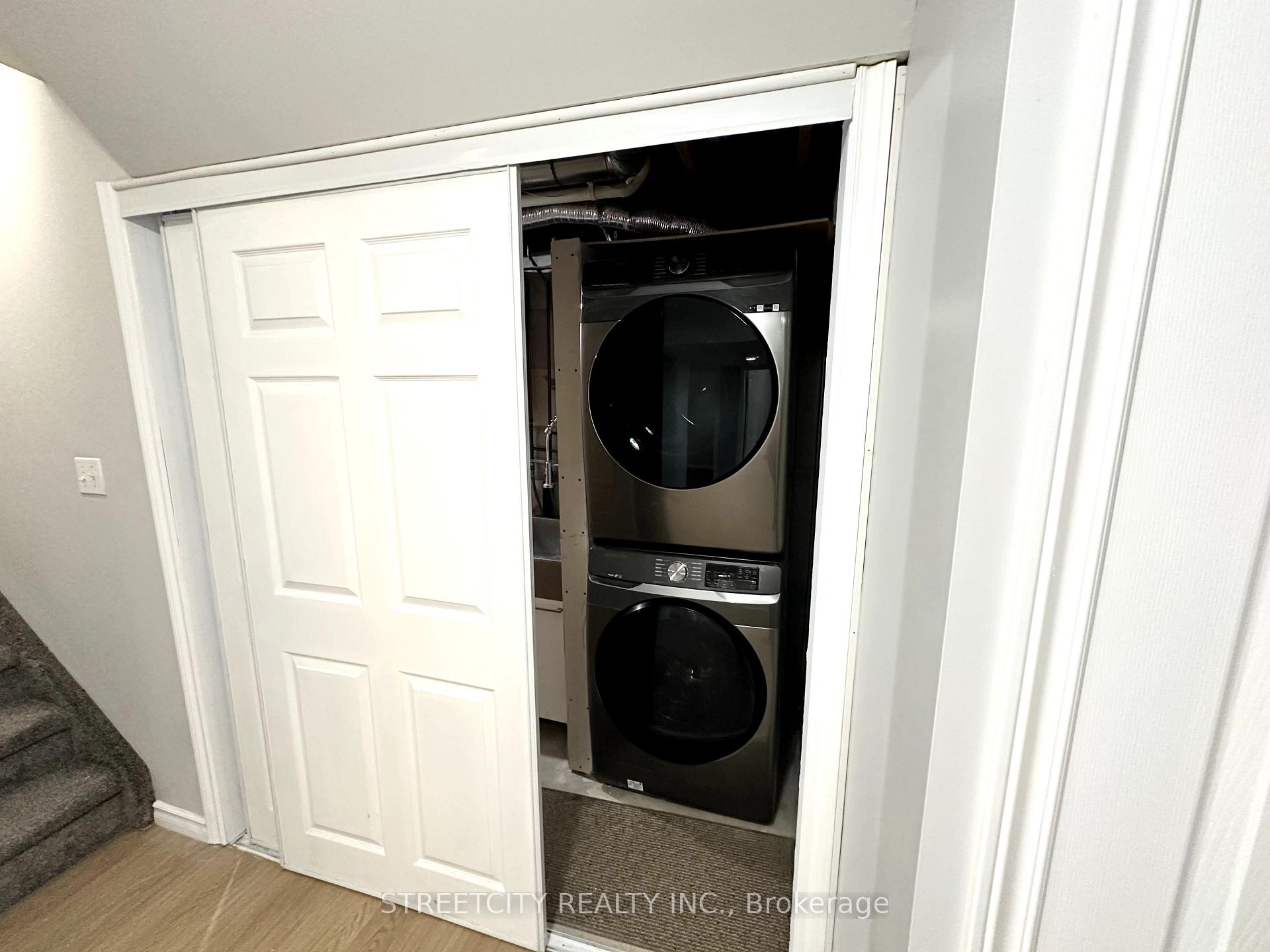 Photo 16 of 3053 Meadowgate Boulevard, London, South U — HOMEH