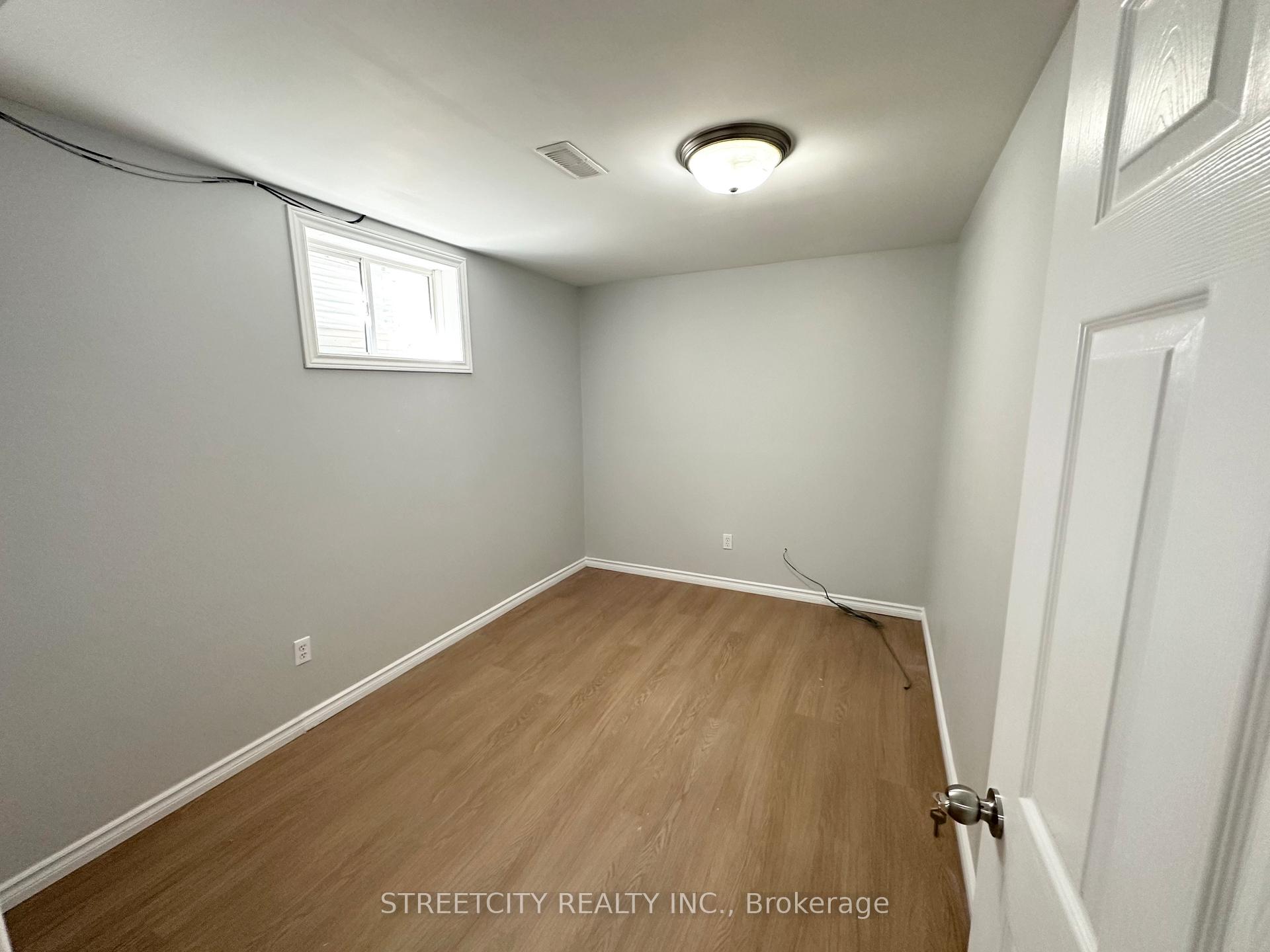 Photo 25 of 3053 Meadowgate Boulevard, London, South U — HOMEH