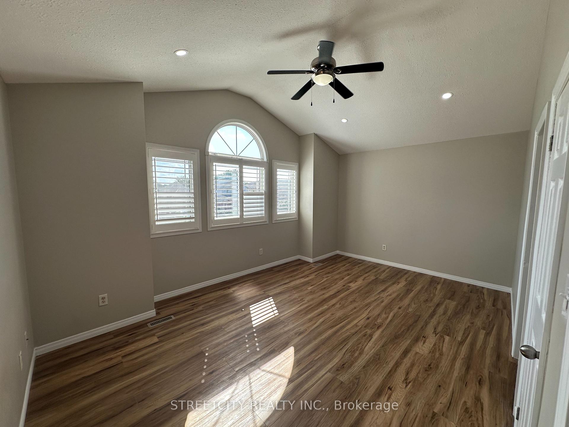 Photo 32 of 3053 Meadowgate Boulevard, London, South U — HOMEH