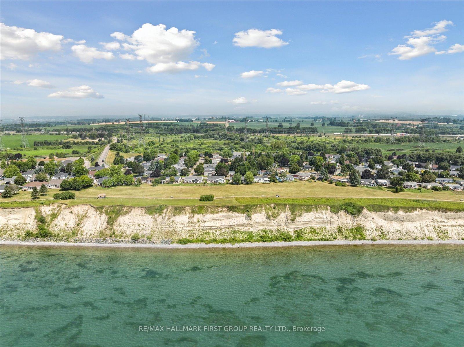 Photo 2 of 27 Wilmot Trail, Clarington, Bowmanville — HOMEH