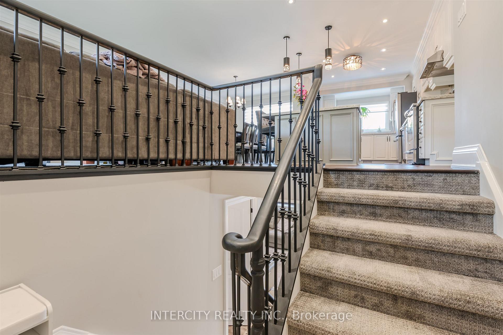 Photo 6 of 146 Connaught Crescent, Caledon, Bolton West — HOMEH