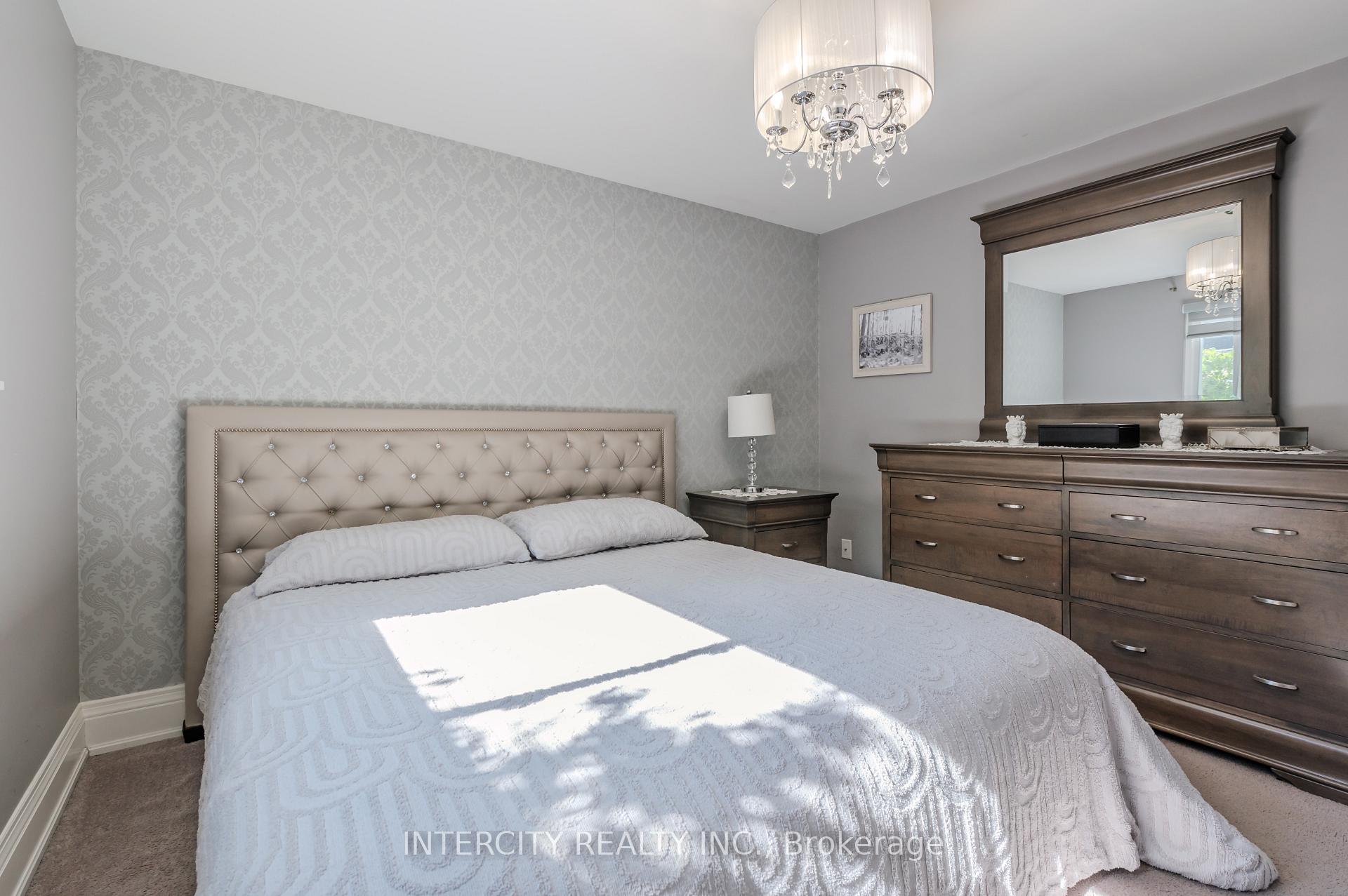 Photo 15 of 146 Connaught Crescent, Caledon, Bolton West — HOMEH