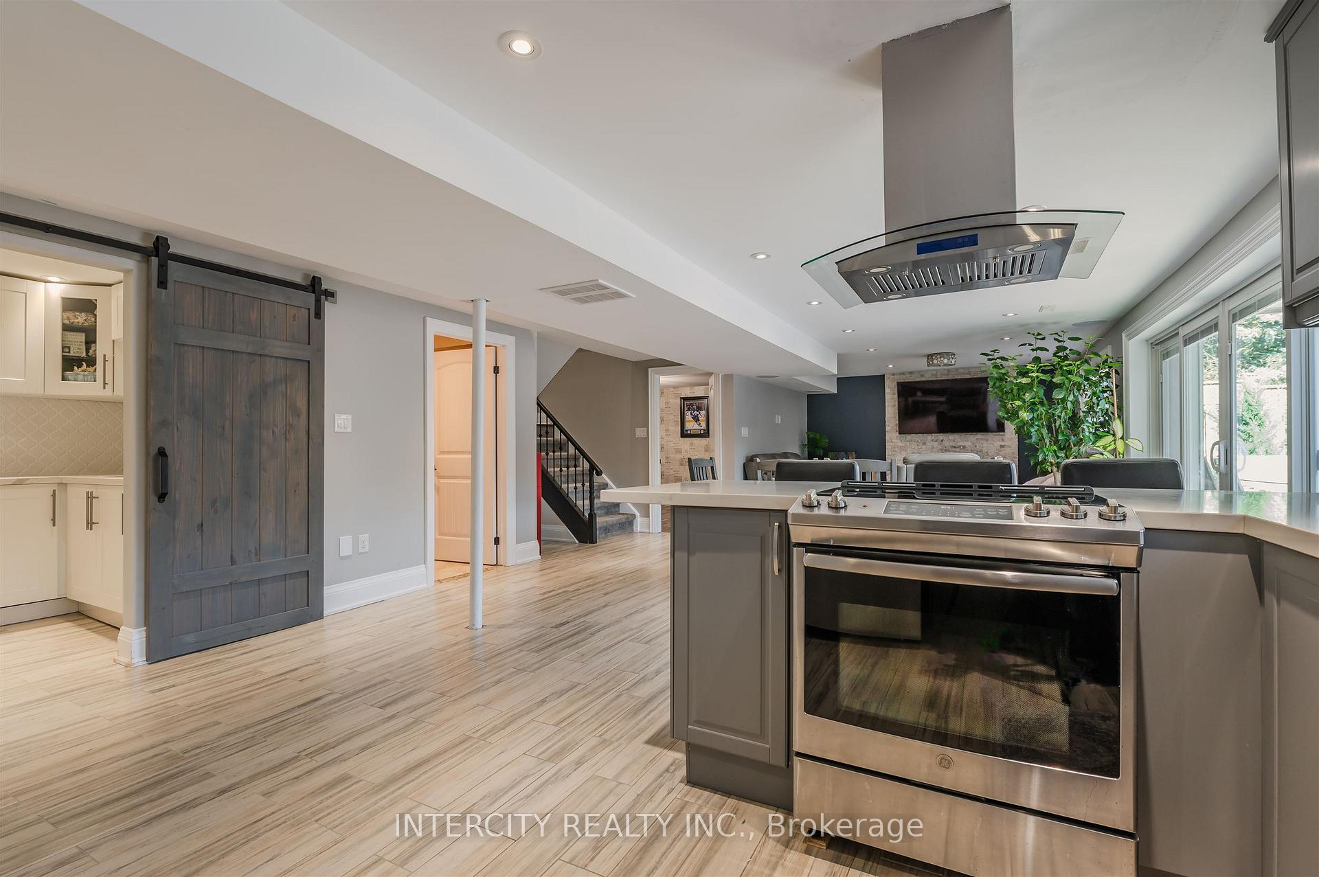 Photo 48 of 146 Connaught Crescent, Caledon, Bolton West — HOMEH