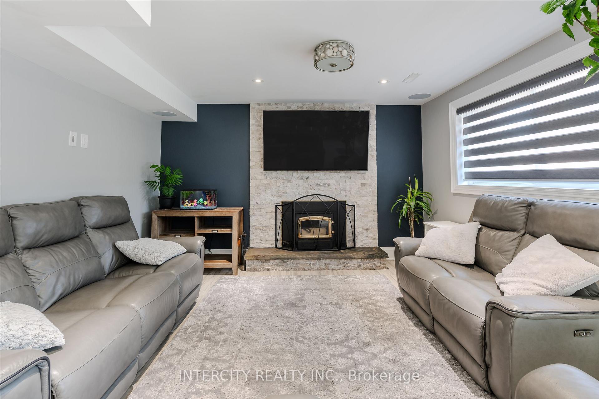 Photo 50 of 146 Connaught Crescent, Caledon, Bolton West — HOMEH