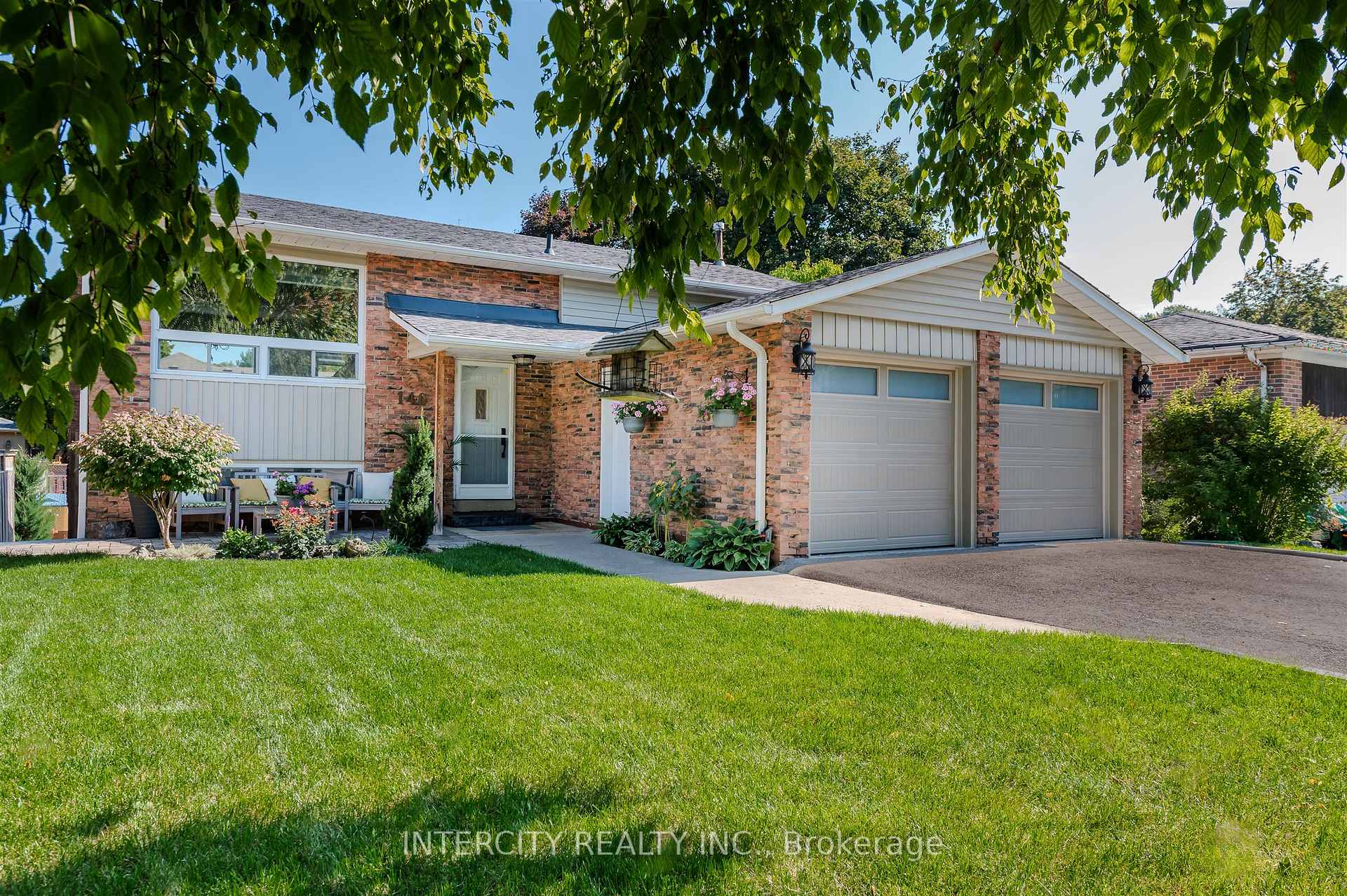 Photo 2 of 146 Connaught Crescent, Caledon, Bolton West — HOMEH