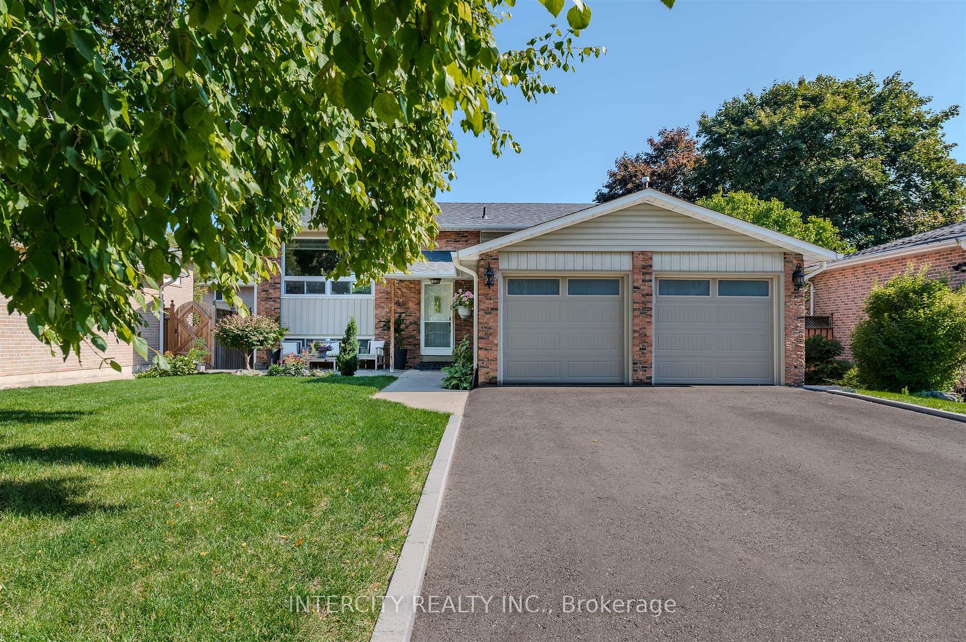 Photo 22 of 146 Connaught Crescent, Caledon, Bolton West — HOMEH