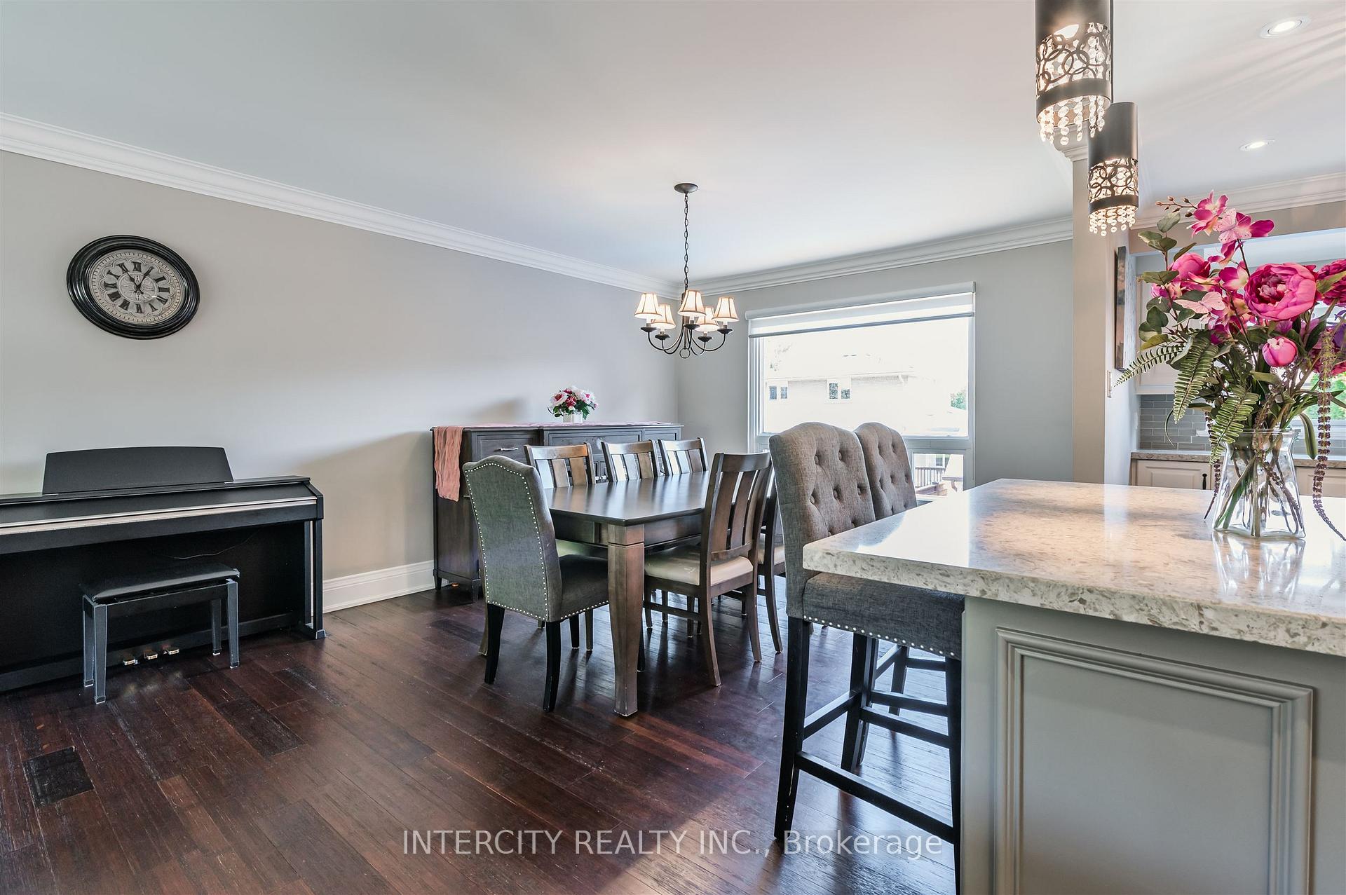 Photo 33 of 146 Connaught Crescent, Caledon, Bolton West — HOMEH