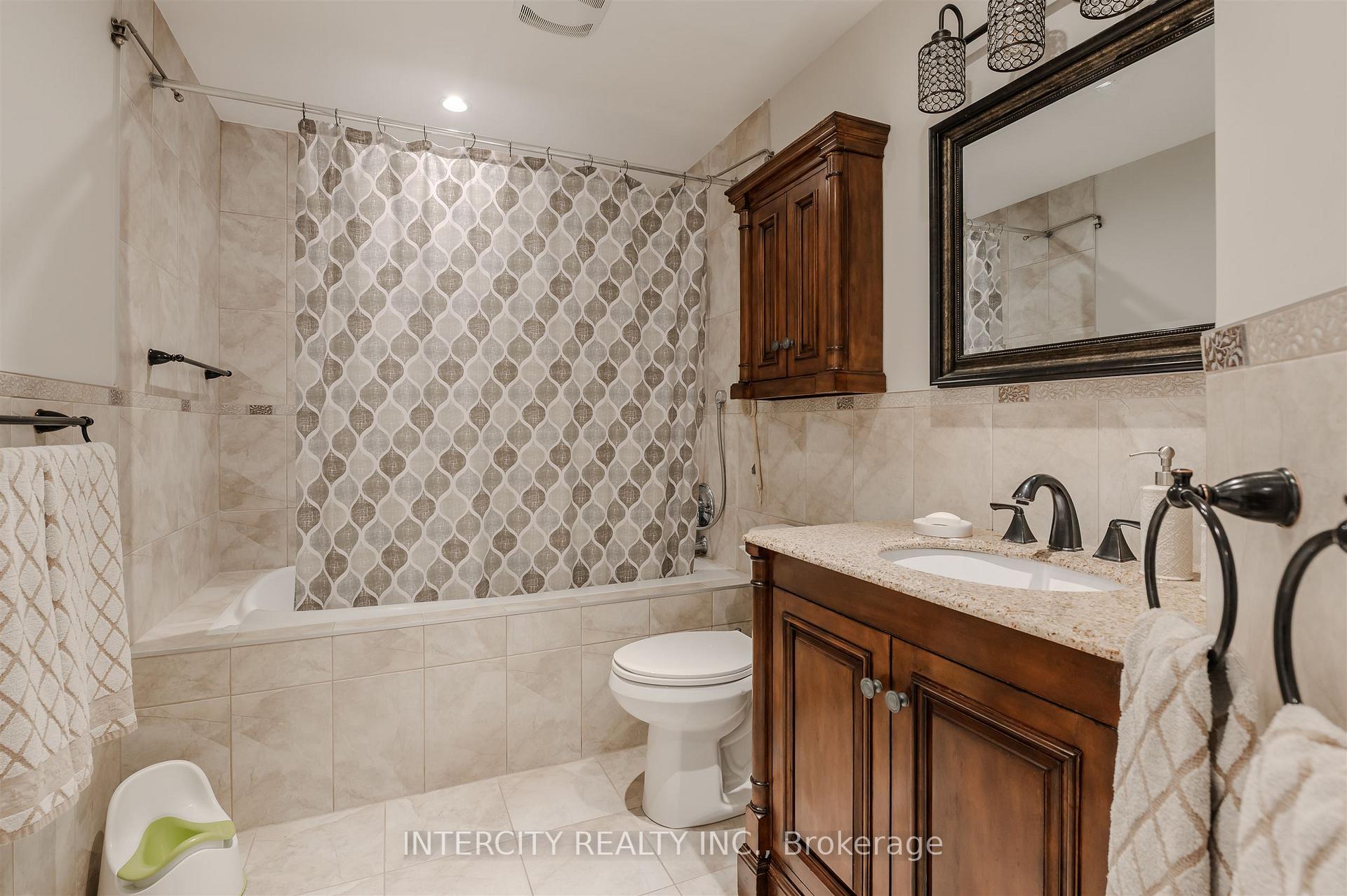 Photo 60 of 146 Connaught Crescent, Caledon, Bolton West — HOMEH