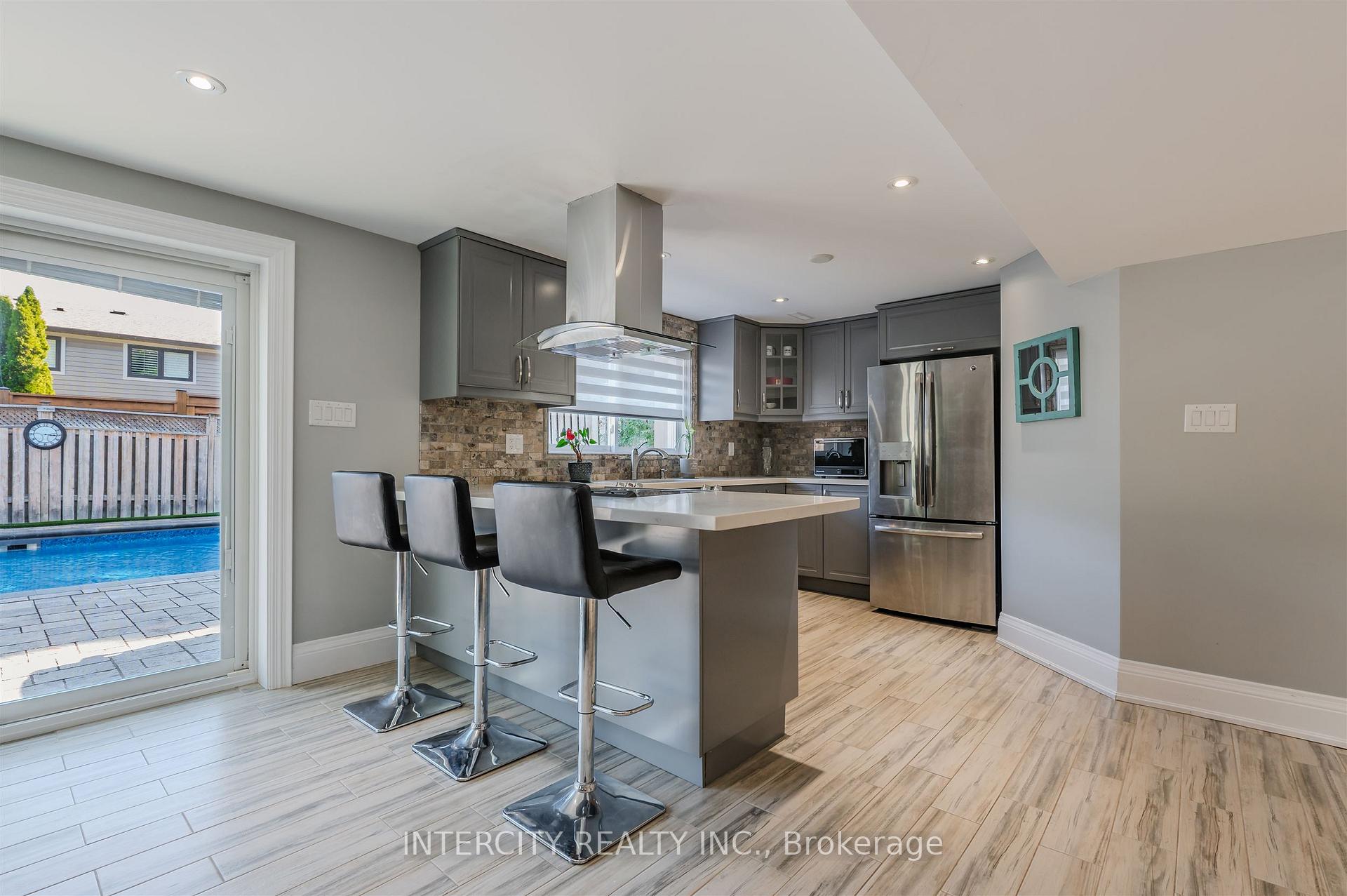 Photo 65 of 146 Connaught Crescent, Caledon, Bolton West — HOMEH