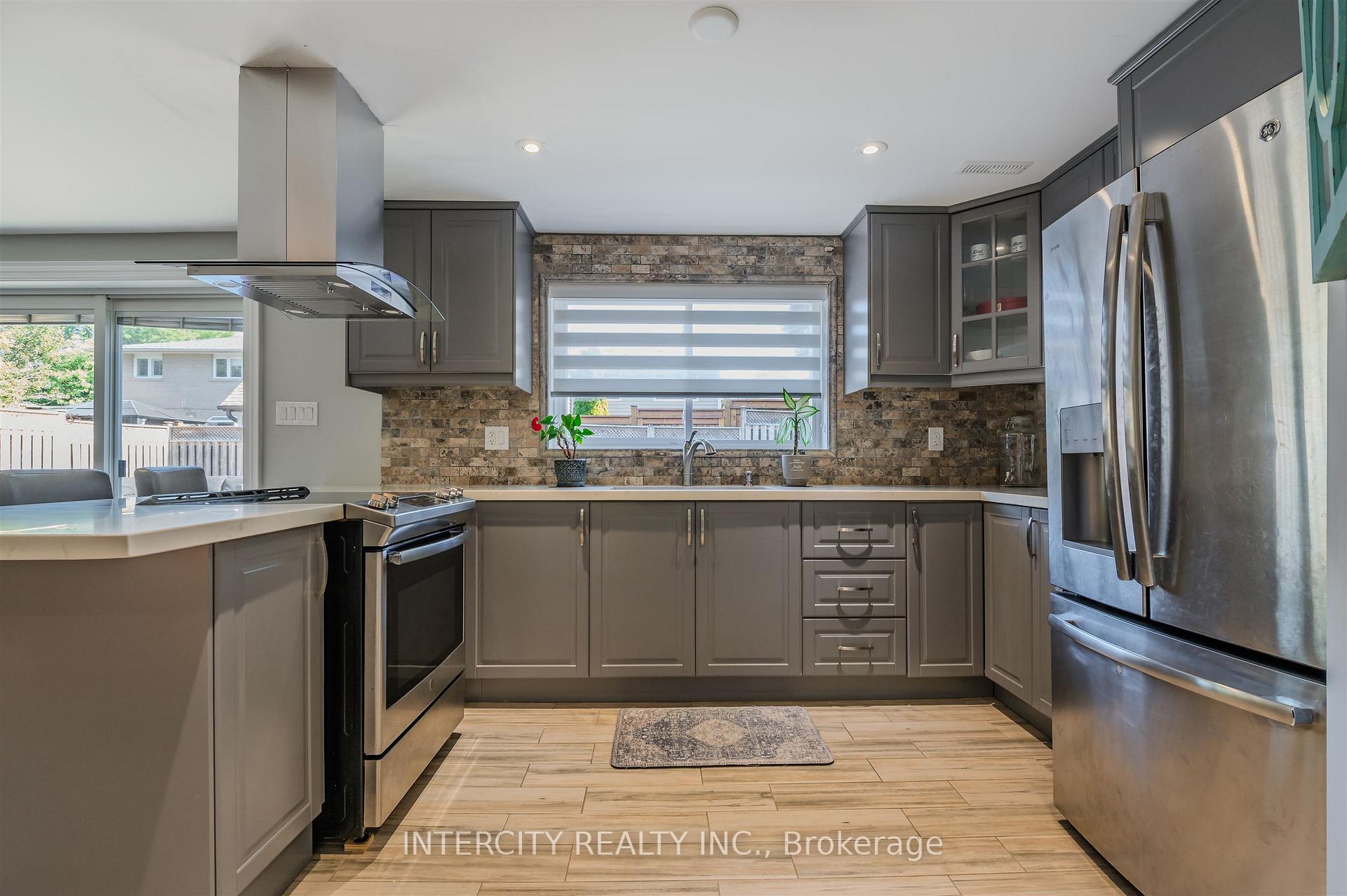 Photo 67 of 146 Connaught Crescent, Caledon, Bolton West — HOMEH