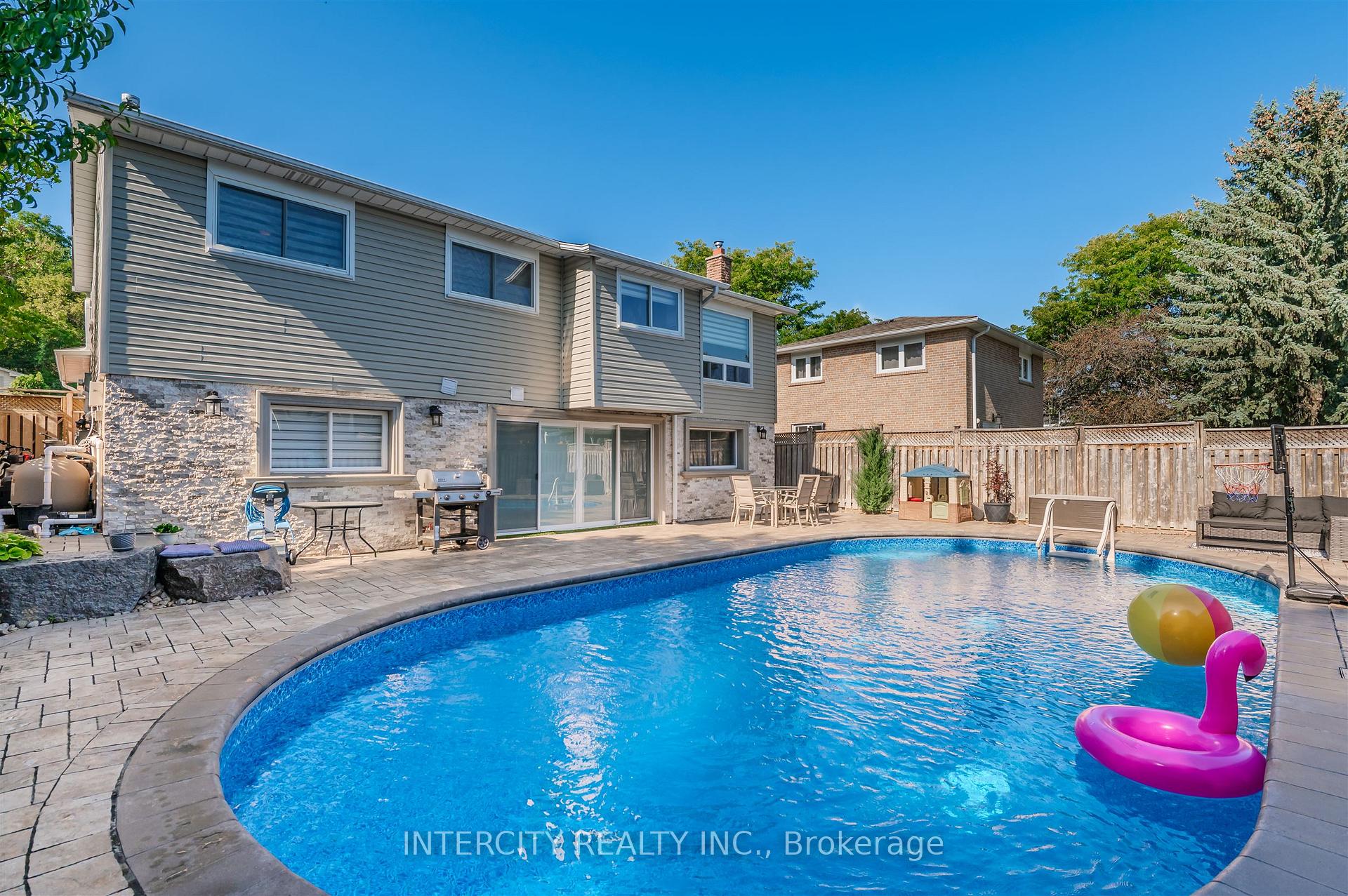 Photo 73 of 146 Connaught Crescent, Caledon, Bolton West — HOMEH