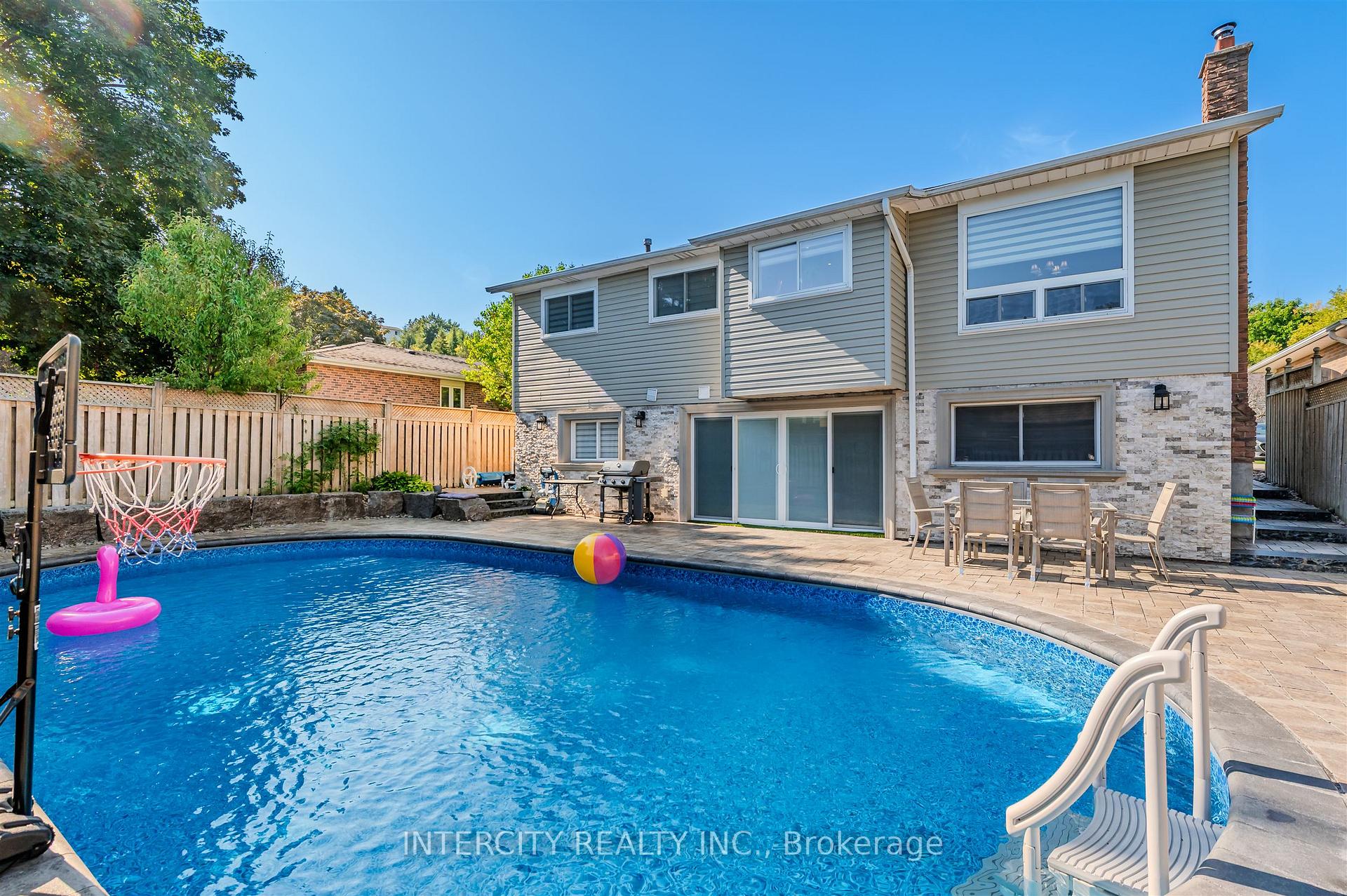 Photo 75 of 146 Connaught Crescent, Caledon, Bolton West — HOMEH