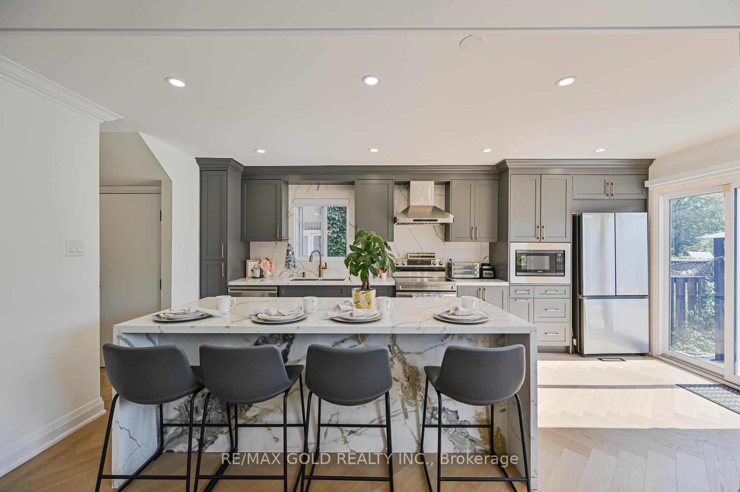 Photo 2 of 4 Silverstream Road, Brampton, Heart Lake West — HOMEH