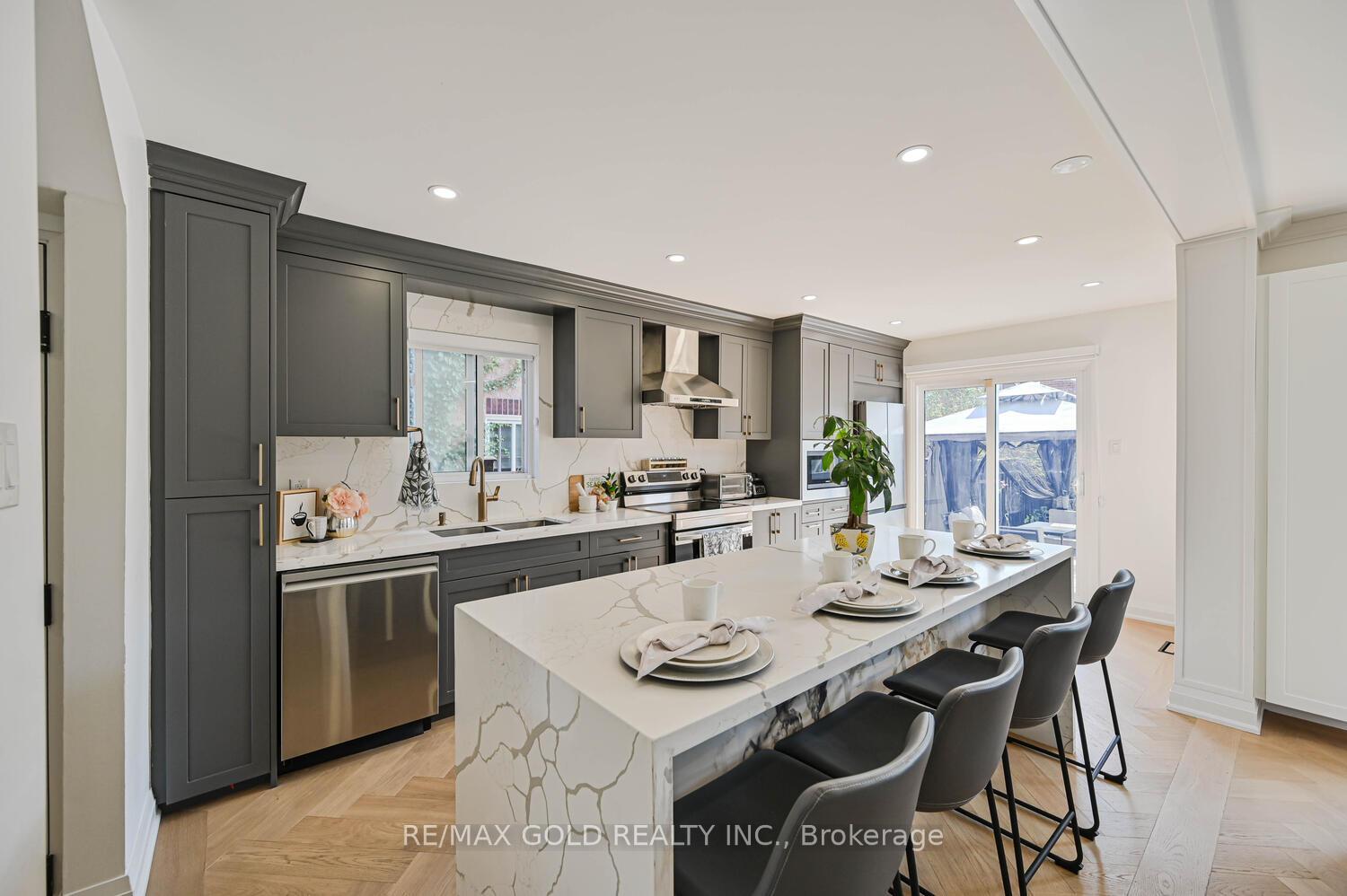 Photo 3 of 4 Silverstream Road, Brampton, Heart Lake West — HOMEH