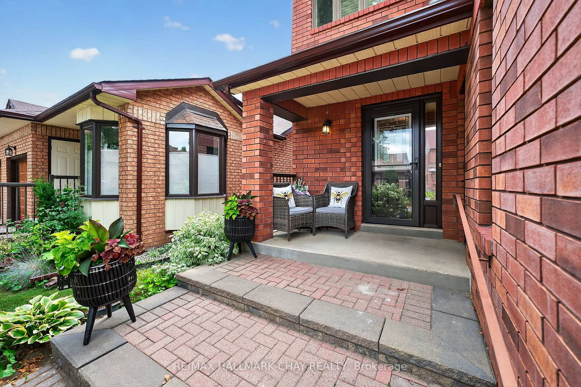 Photo 2 of 135 Green Briar Road, New Tecumseth, Alliston — HOMEH