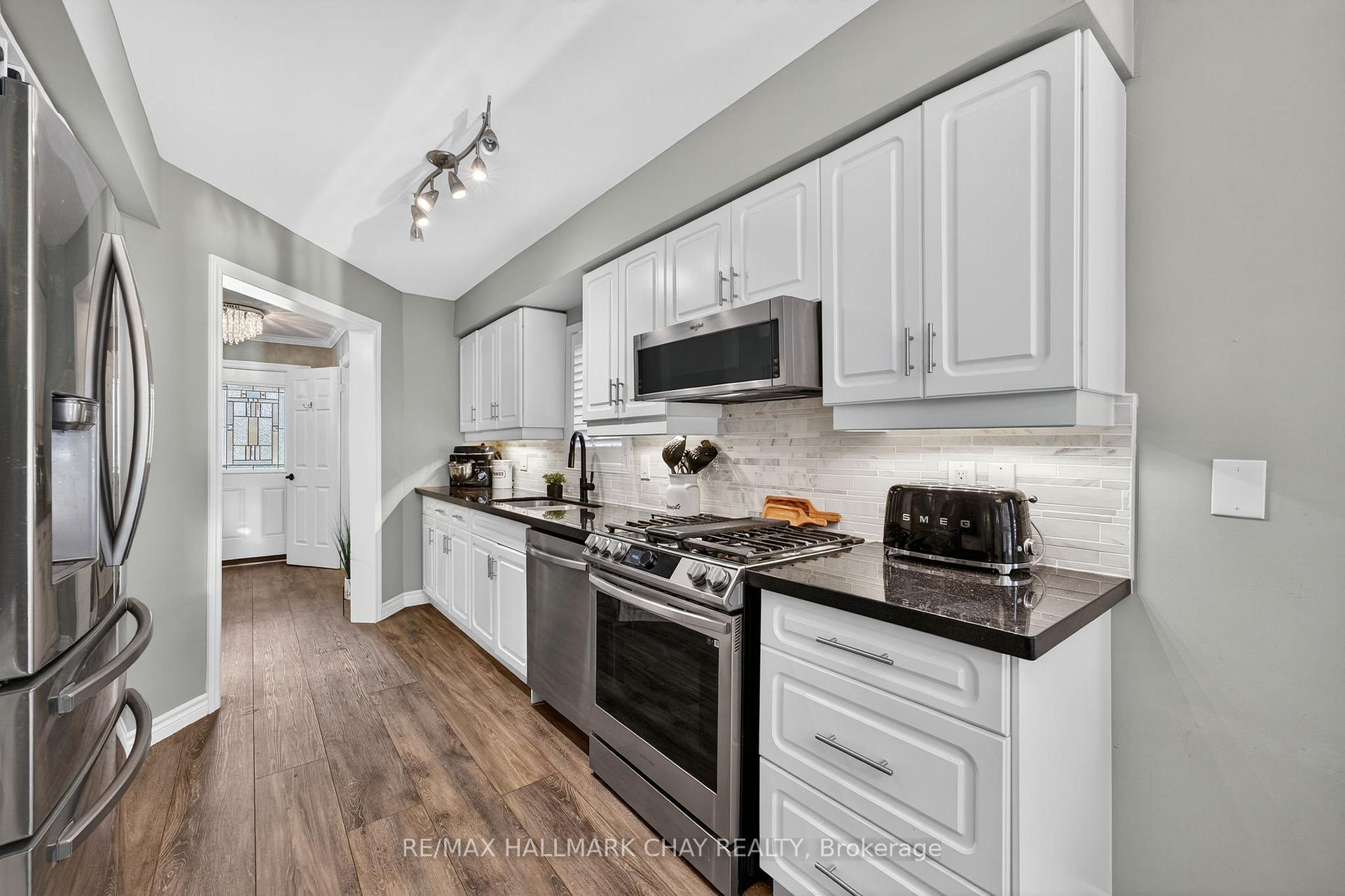 Photo 5 of 135 Green Briar Road, New Tecumseth, Alliston — HOMEH