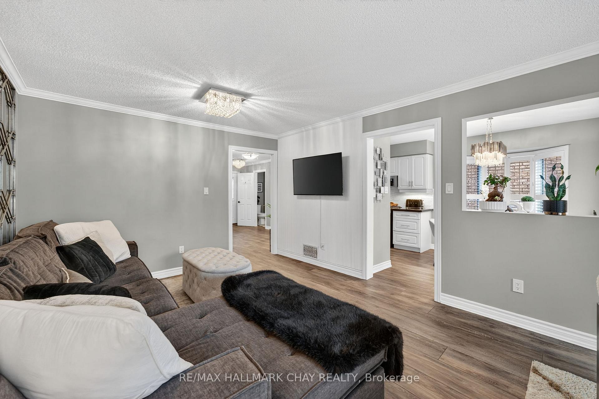 Photo 10 of 135 Green Briar Road, New Tecumseth, Alliston — HOMEH