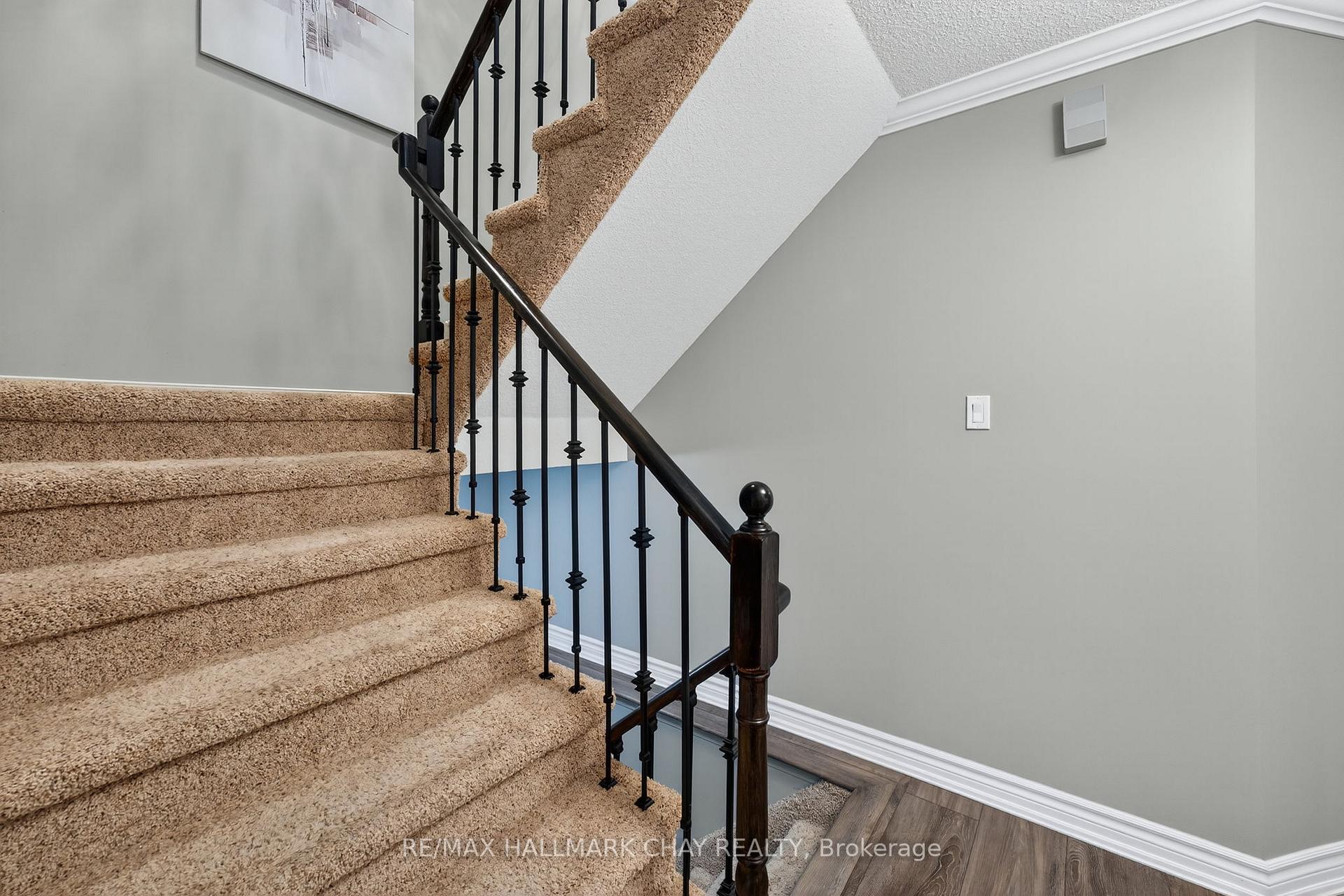 Photo 12 of 135 Green Briar Road, New Tecumseth, Alliston — HOMEH