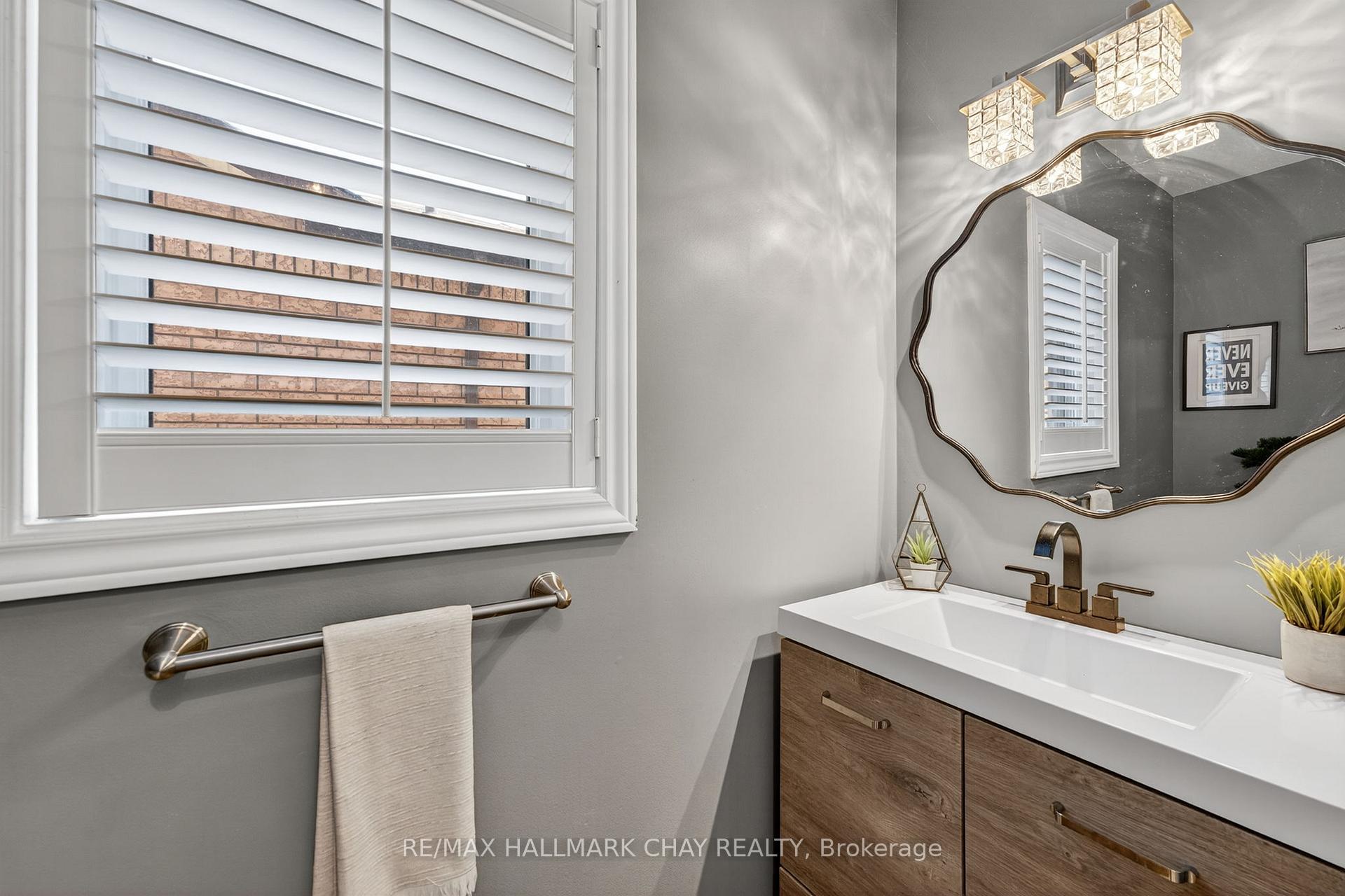 Photo 13 of 135 Green Briar Road, New Tecumseth, Alliston — HOMEH