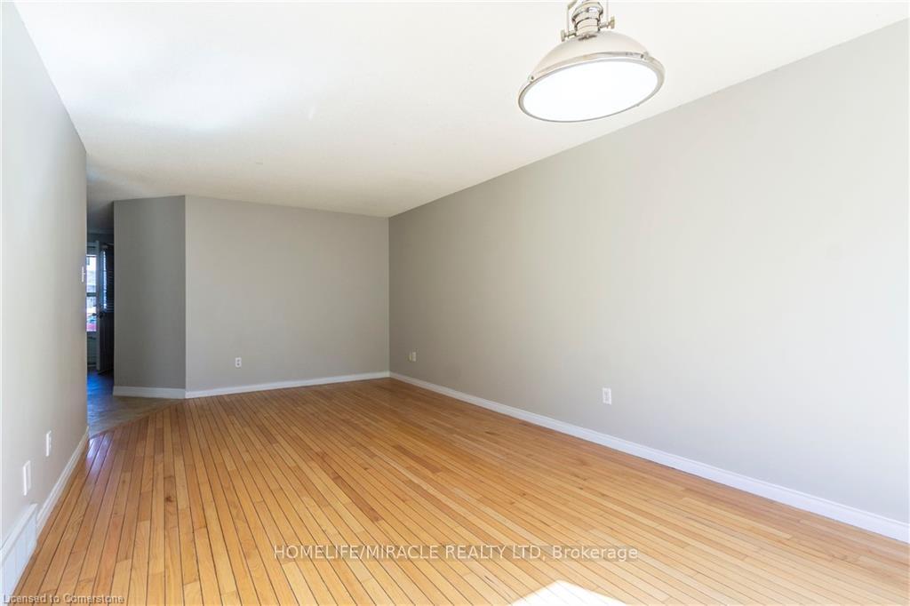 Photo 12 of 419 Downsview Place, Waterloo — HOMEH