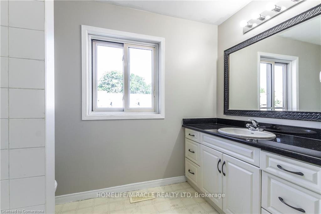 Photo 16 of 419 Downsview Place, Waterloo — HOMEH