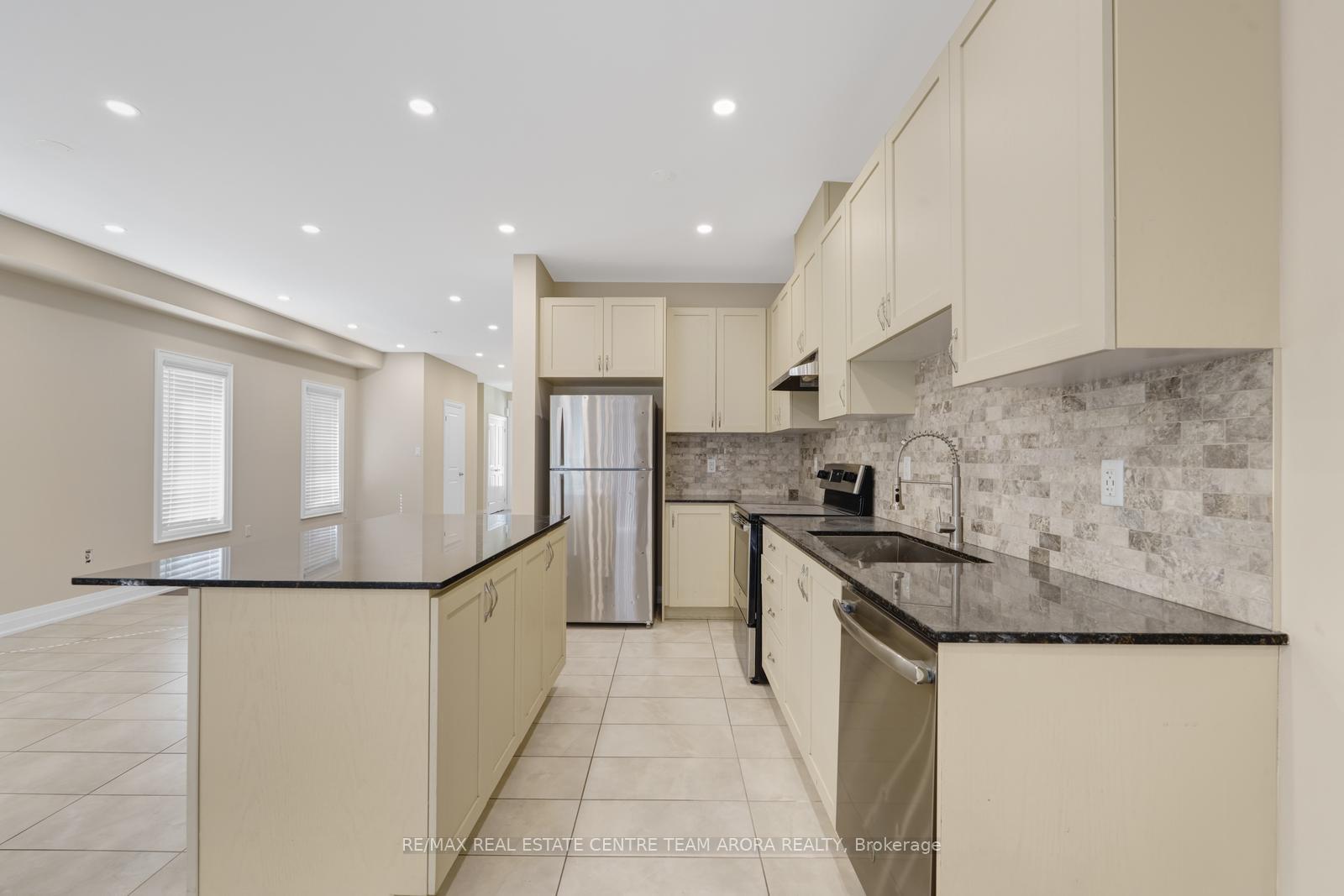 Photo 2 of 44 Lollard Way, Brampton, Bram West — HOMEH