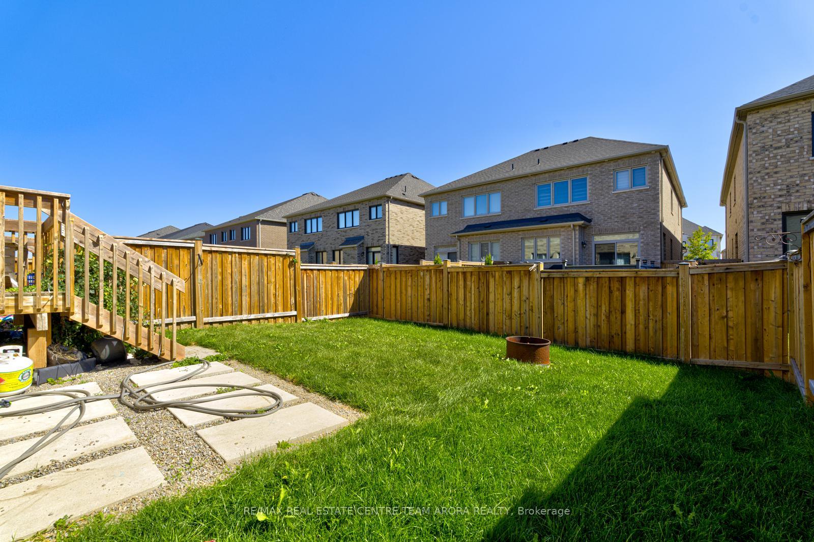 Photo 8 of 44 Lollard Way, Brampton, Bram West — HOMEH