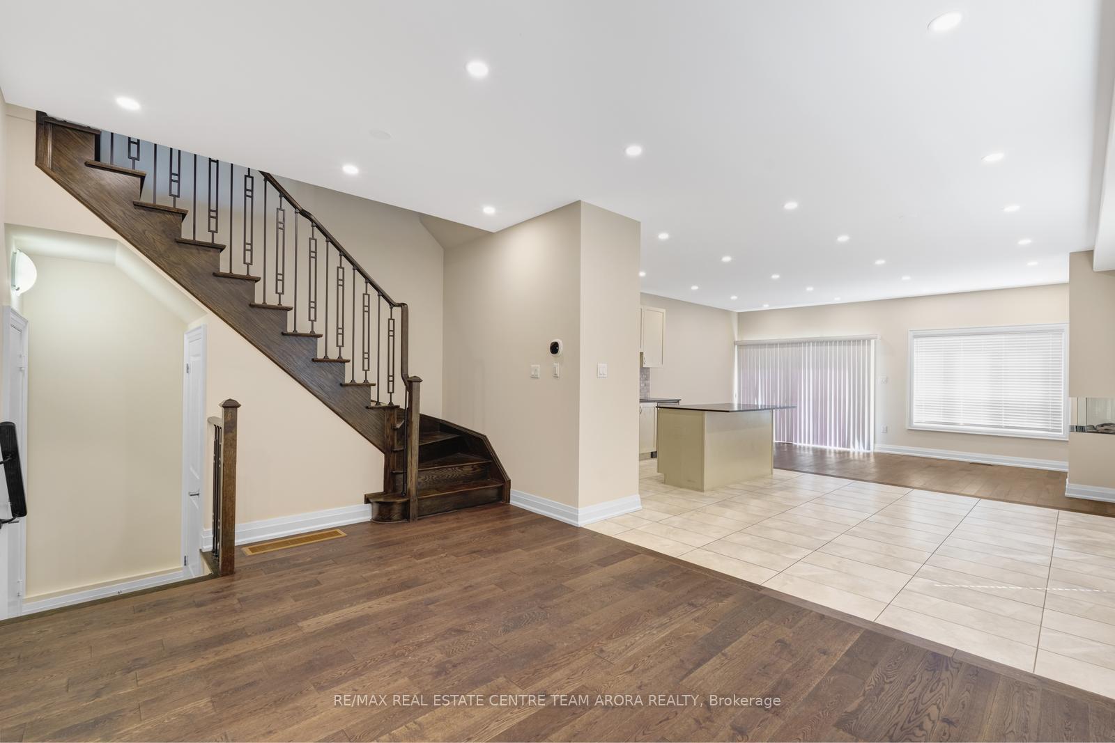 Photo 17 of 44 Lollard Way, Brampton, Bram West — HOMEH