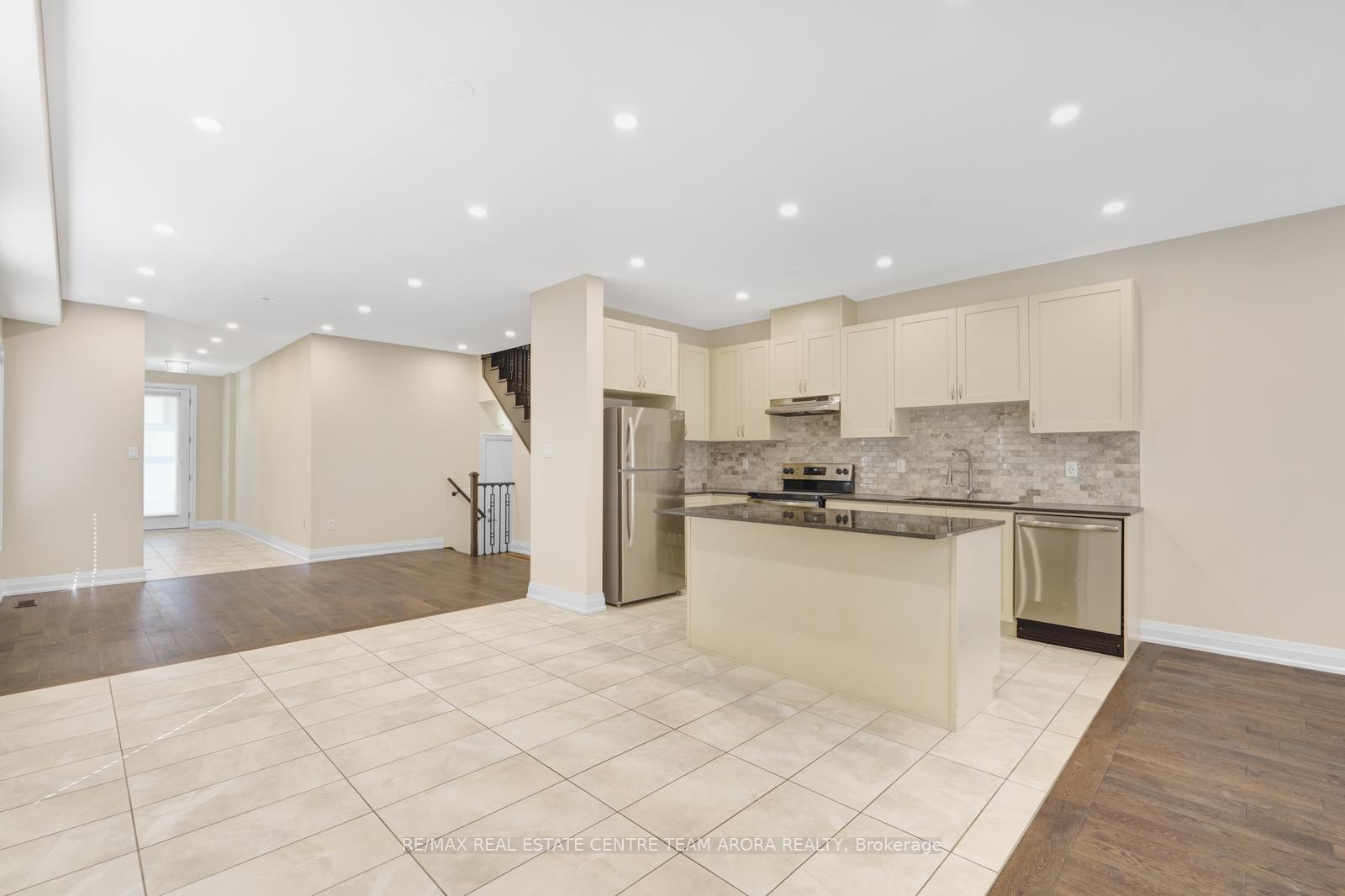 Photo 23 of 44 Lollard Way, Brampton, Bram West — HOMEH