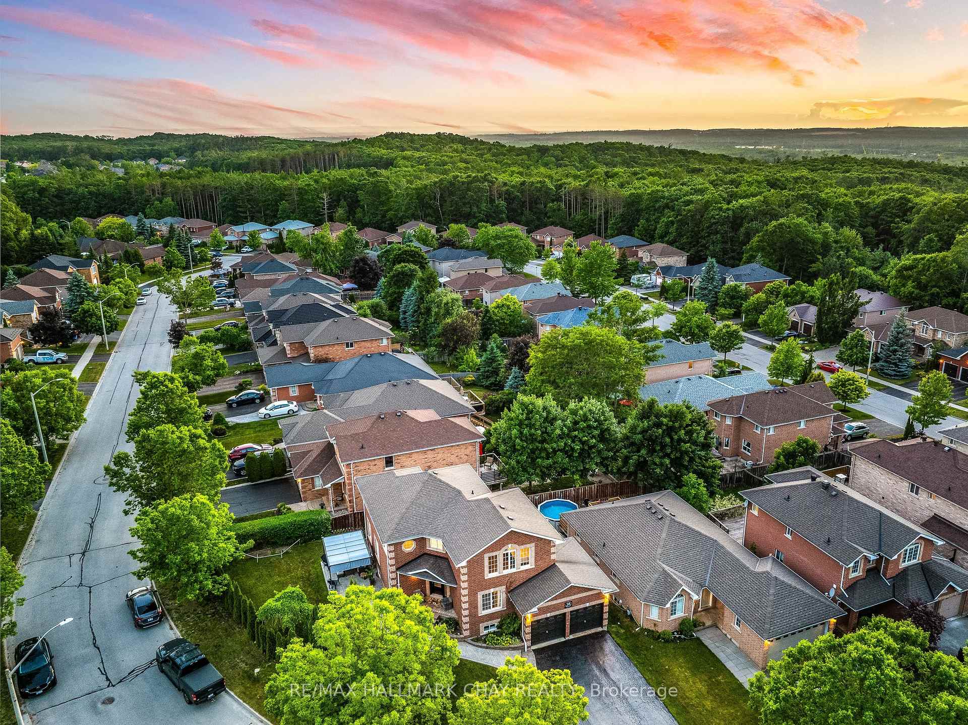 Photo 1 of 28 Bloom Crescent, Barrie, Ardagh — HOMEH