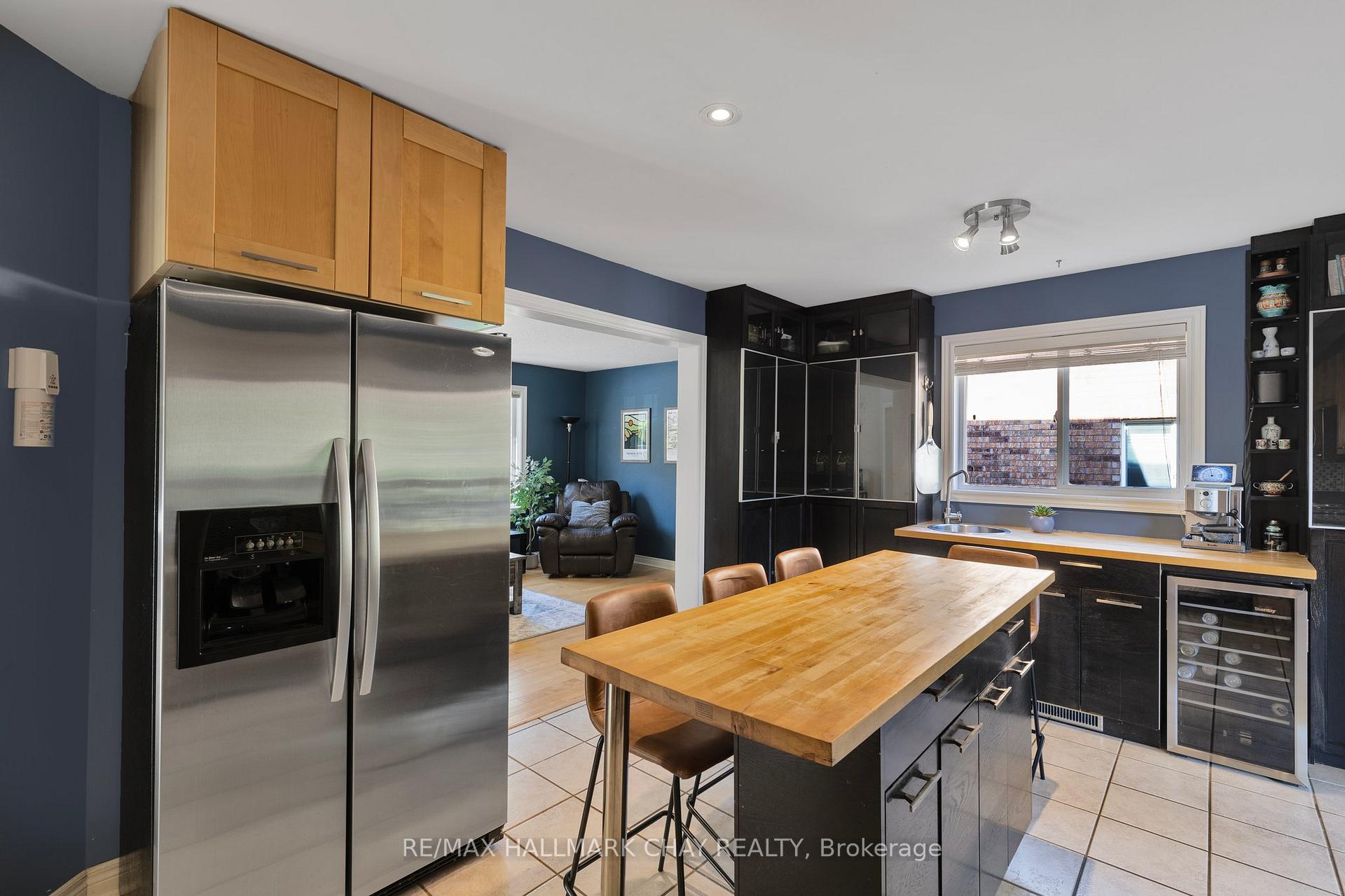 Photo 6 of 28 Bloom Crescent, Barrie, Ardagh — HOMEH