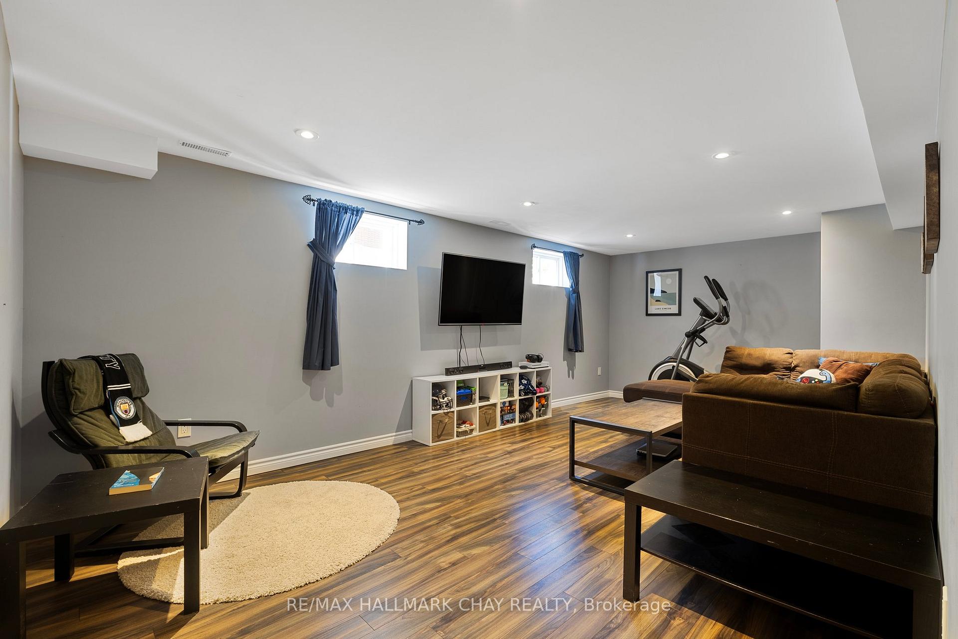 Photo 22 of 28 Bloom Crescent, Barrie, Ardagh — HOMEH