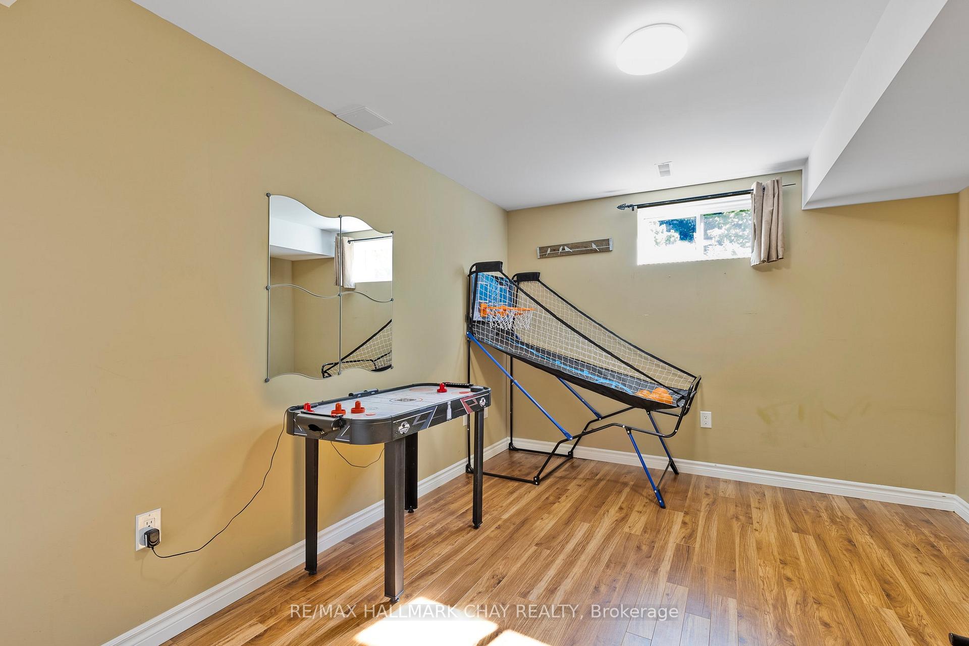 Photo 25 of 28 Bloom Crescent, Barrie, Ardagh — HOMEH